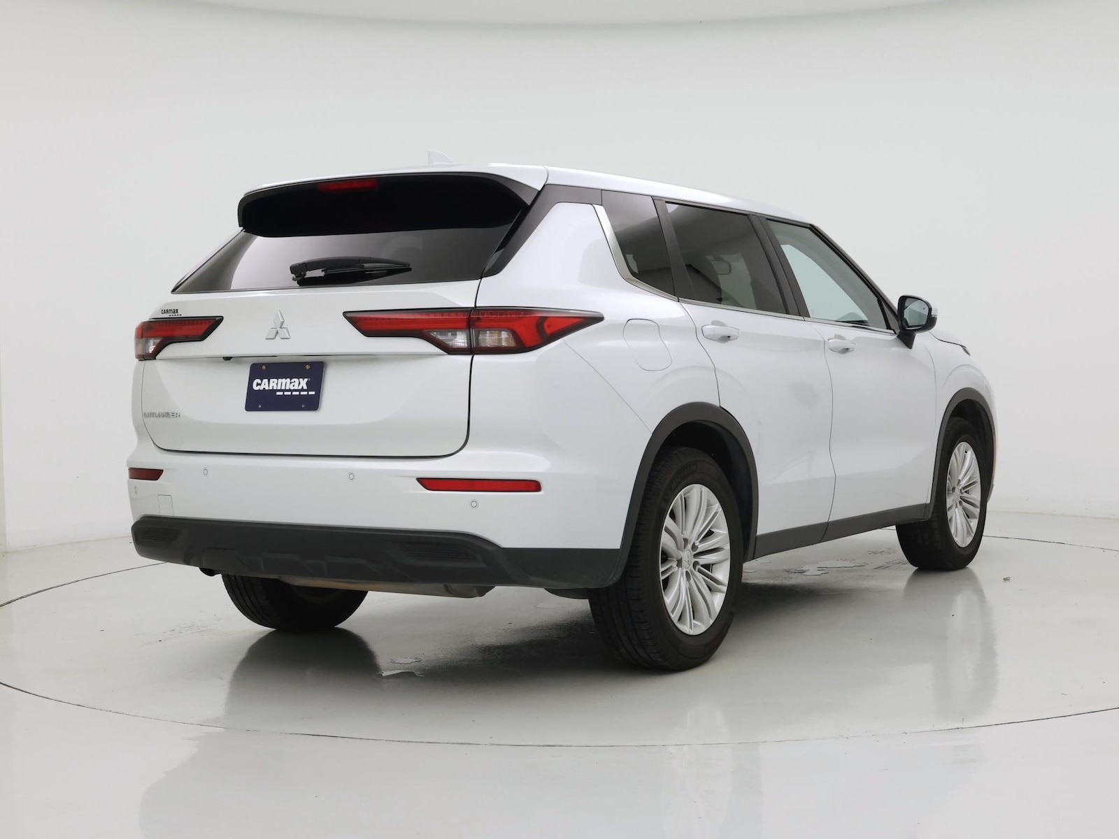 2024 Mitsubishi Outlander ES - Photo 9