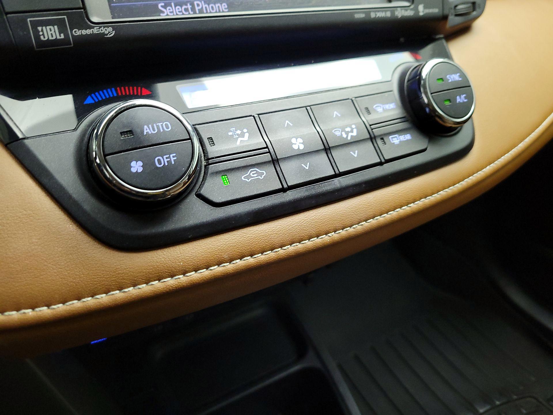 Thumbnail: 2016 Toyota RAV4 - 17