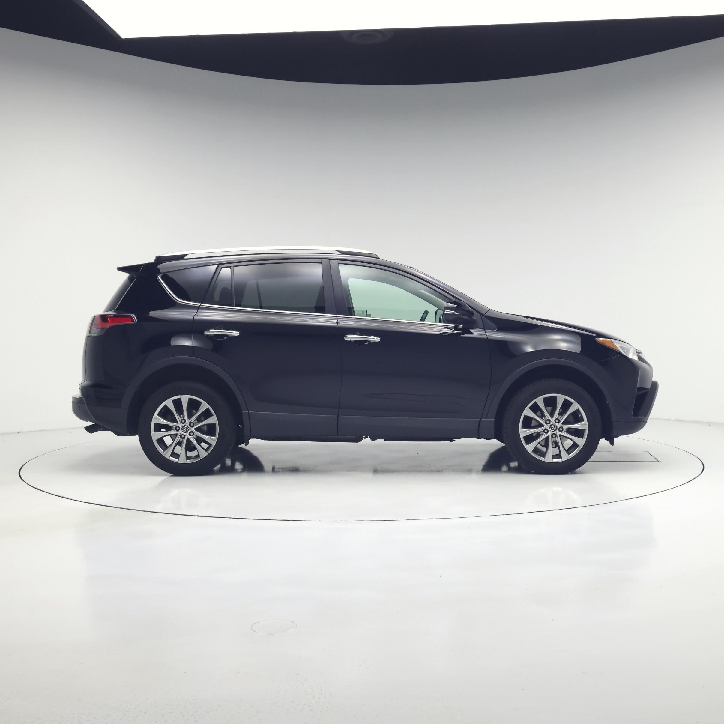 Thumbnail: 2016 Toyota RAV4 - 7
