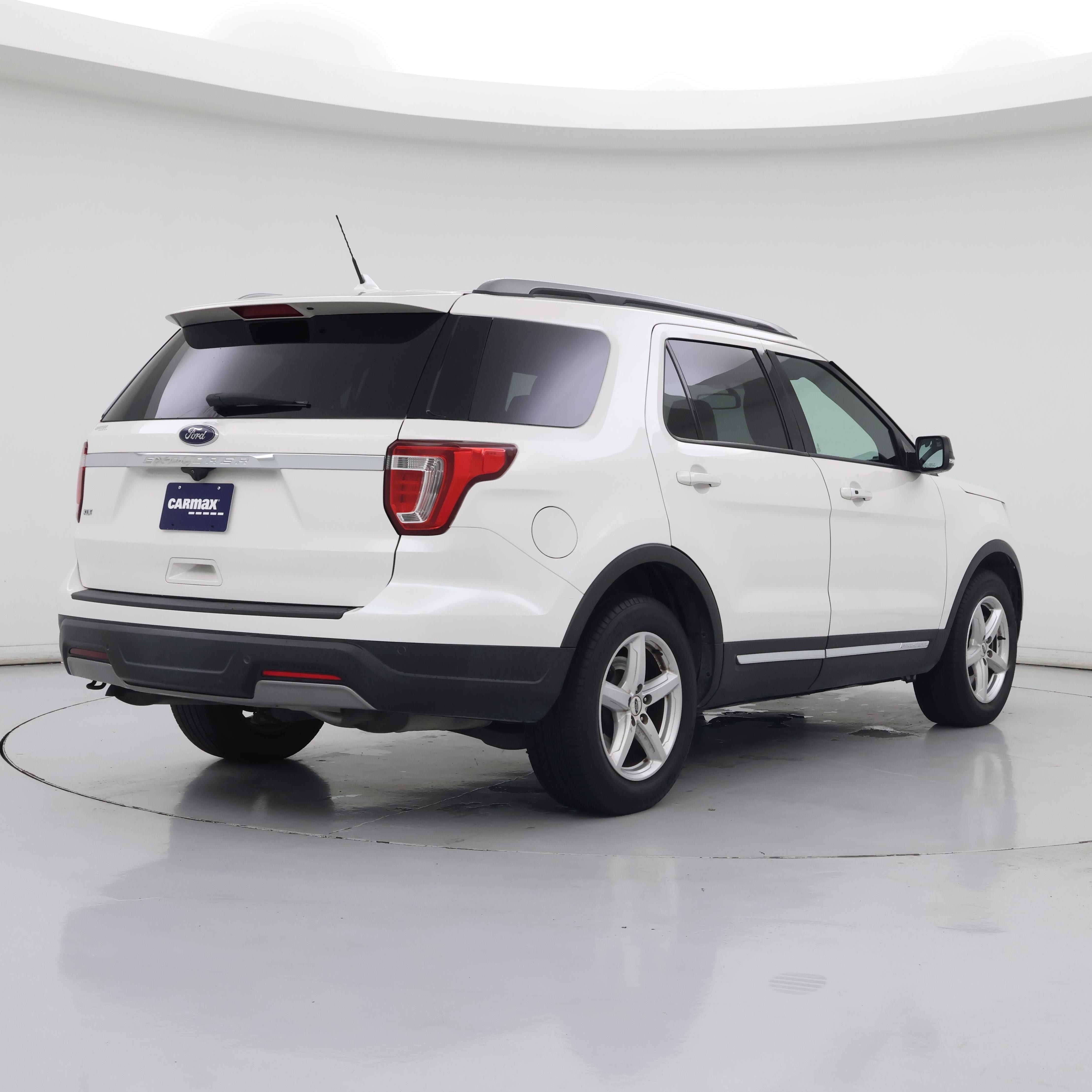 Thumbnail: 2019 Ford Explorer - 8