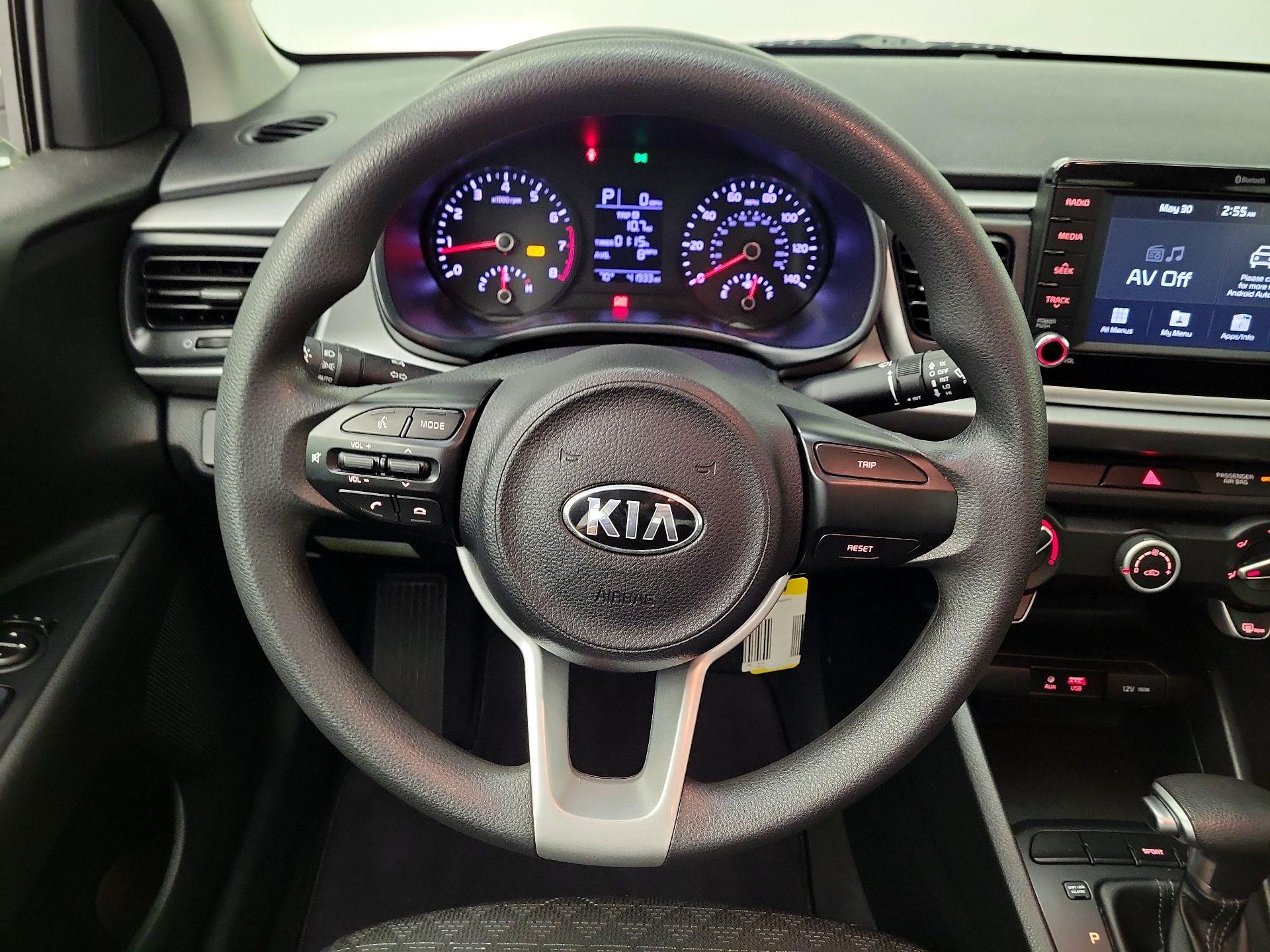 Thumbnail: 2020 Kia Rio - 10