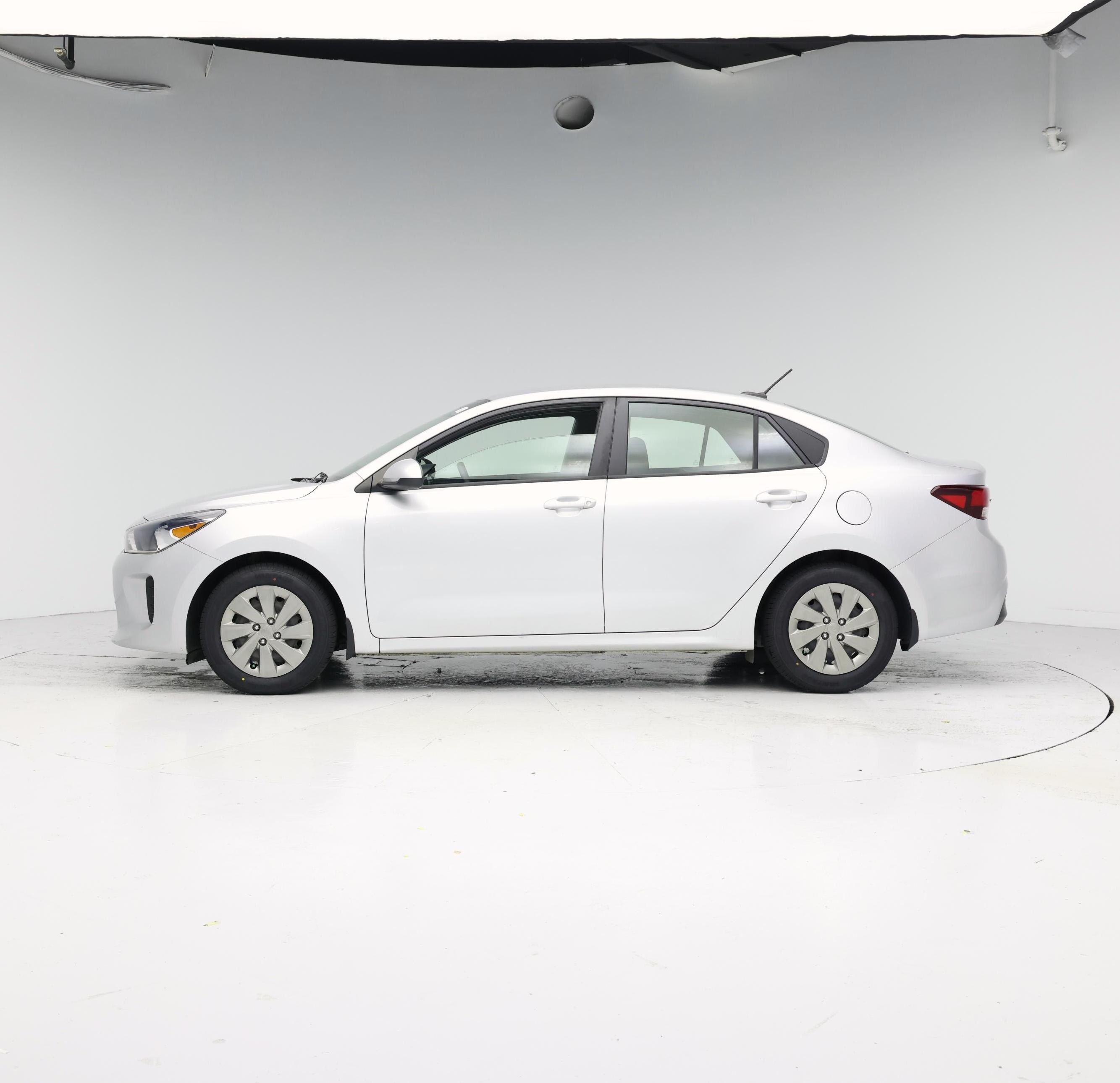 Thumbnail: 2020 Kia Rio - 3