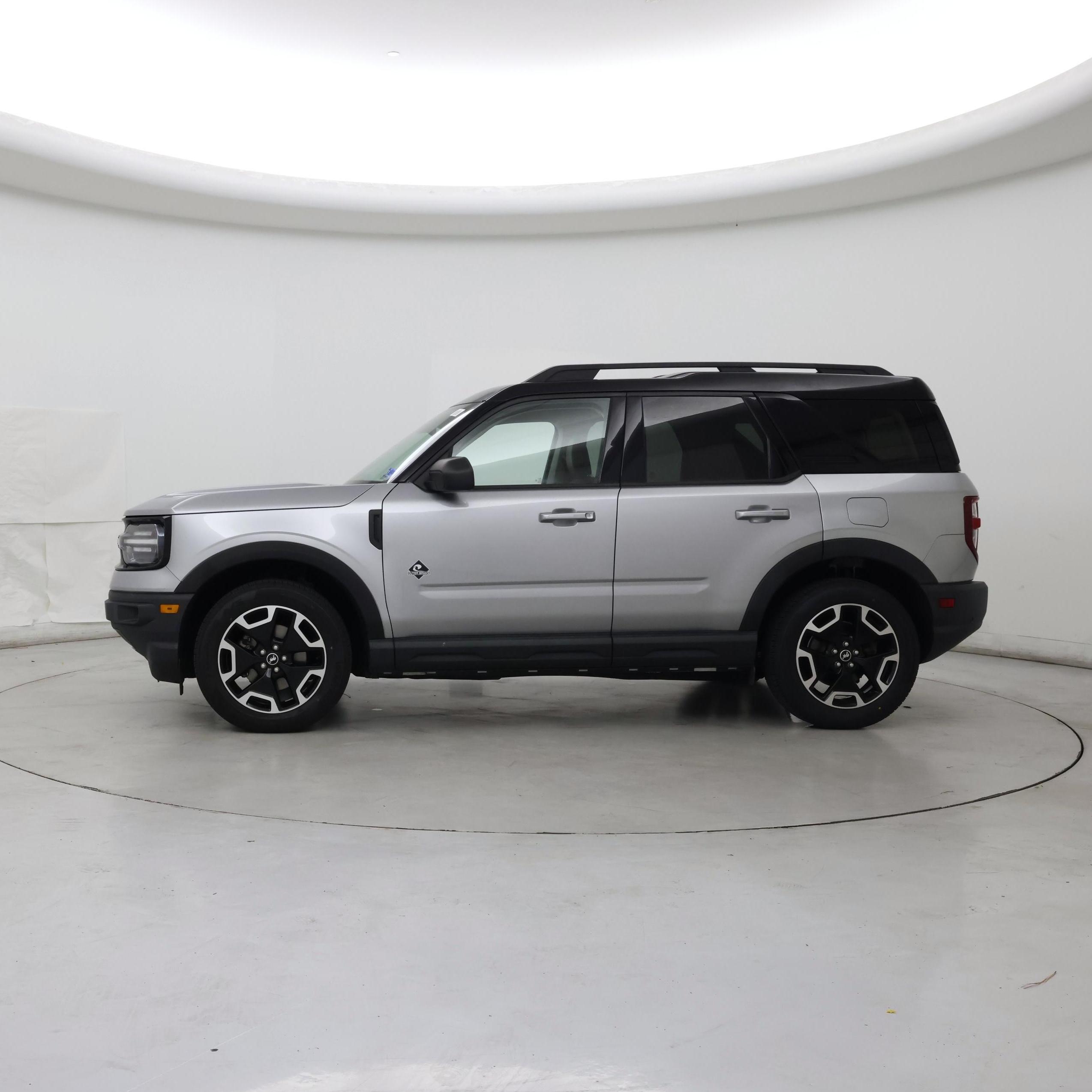 Thumbnail: 2021 Ford Bronco Sport - 3