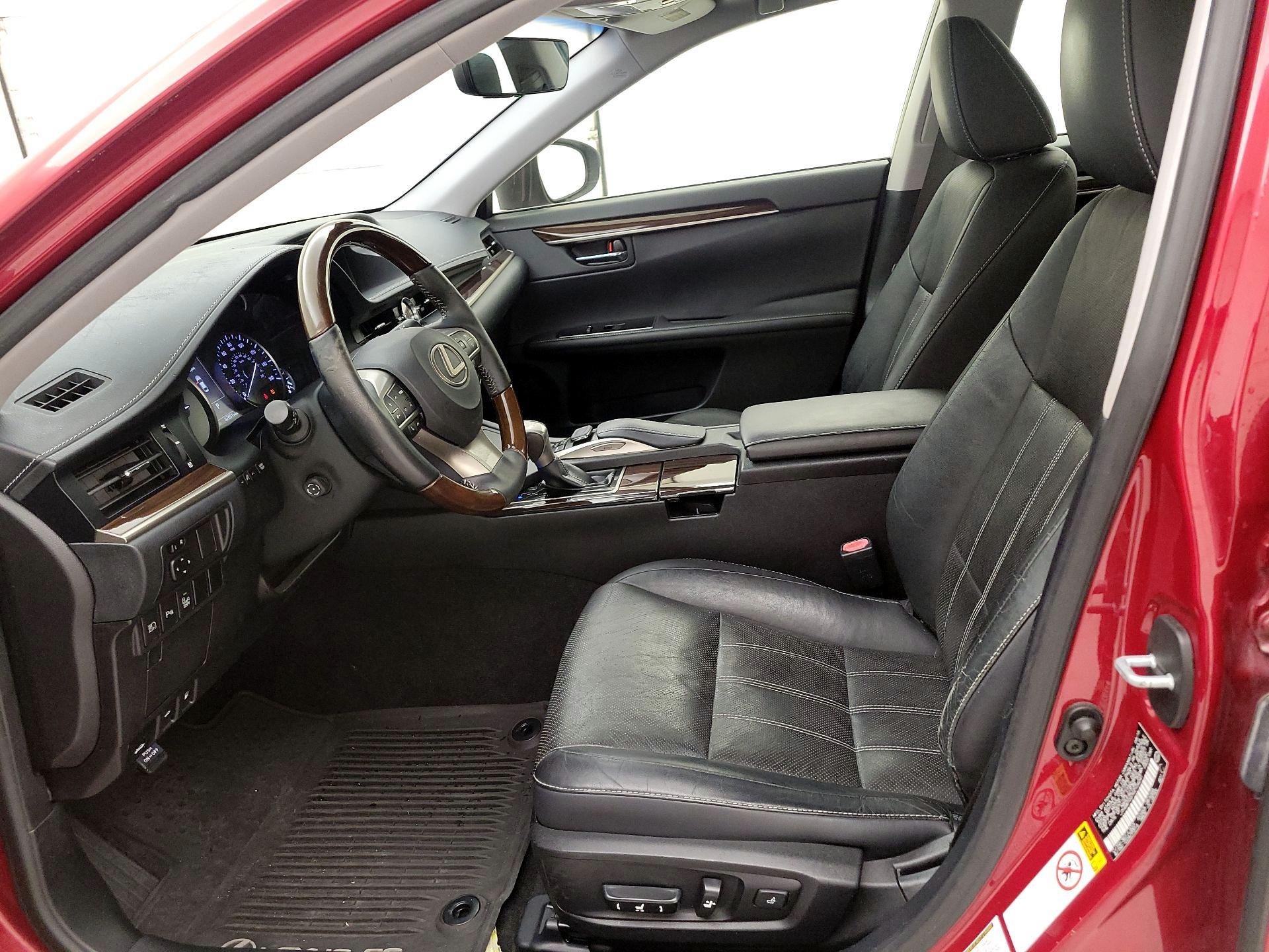 Thumbnail: 2016 Lexus ES - 11