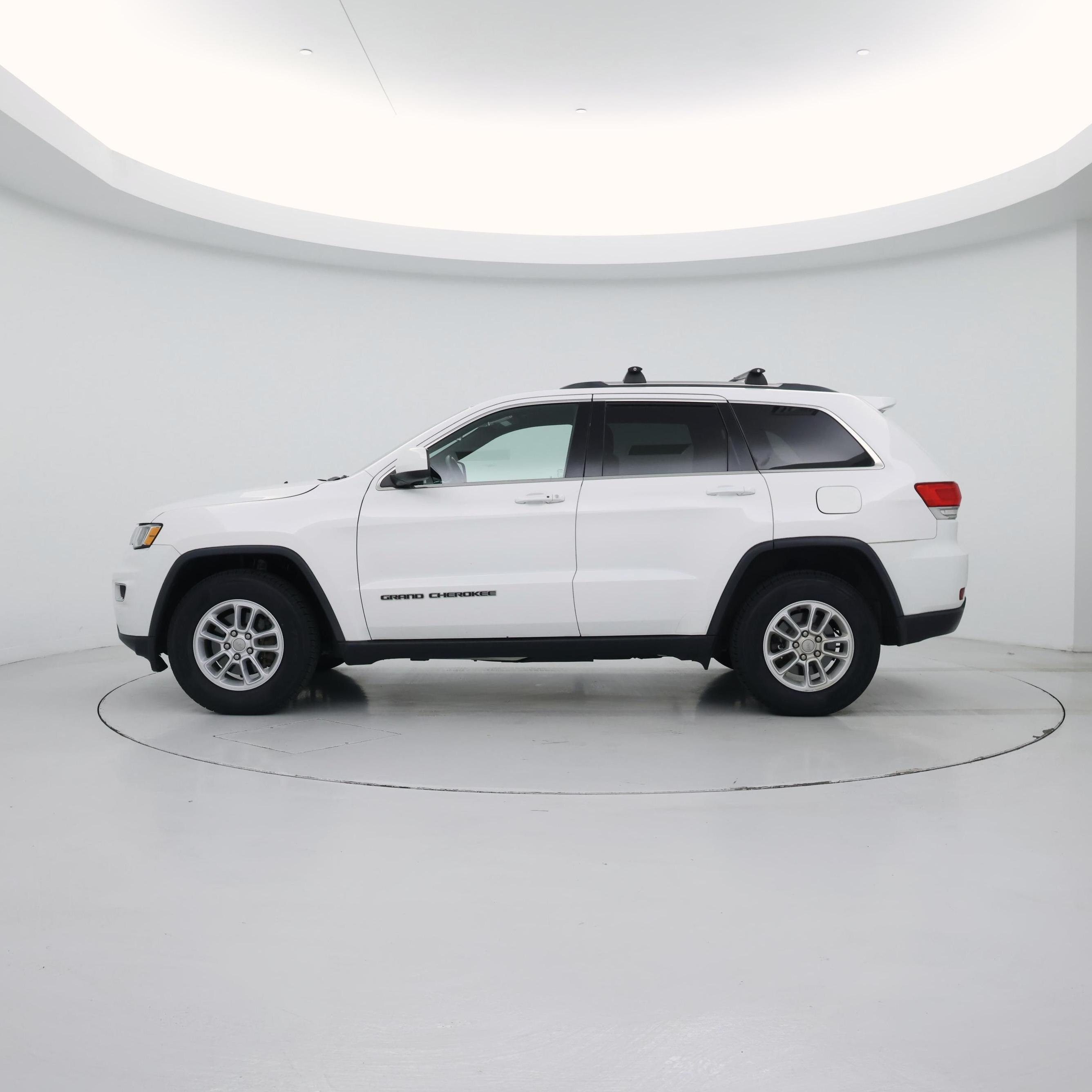 Thumbnail: 2018 Jeep Grand Cherokee - 3