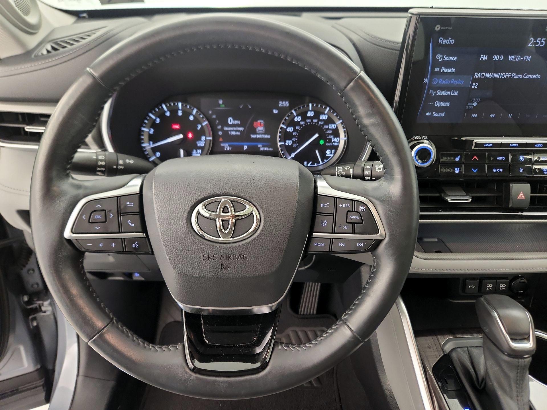 Thumbnail: 2021 Toyota Highlander - 10