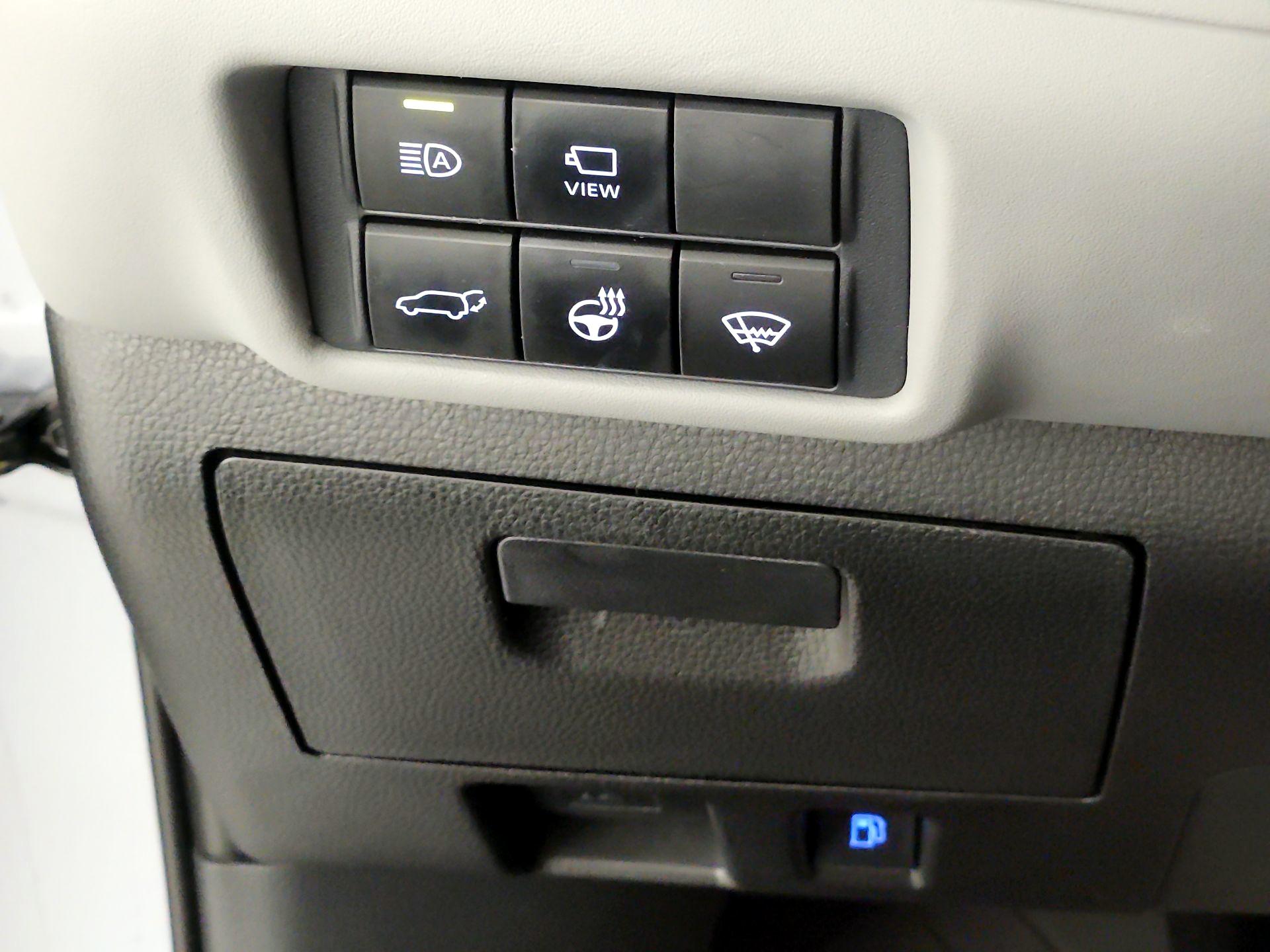 Thumbnail: 2021 Toyota Highlander - 13