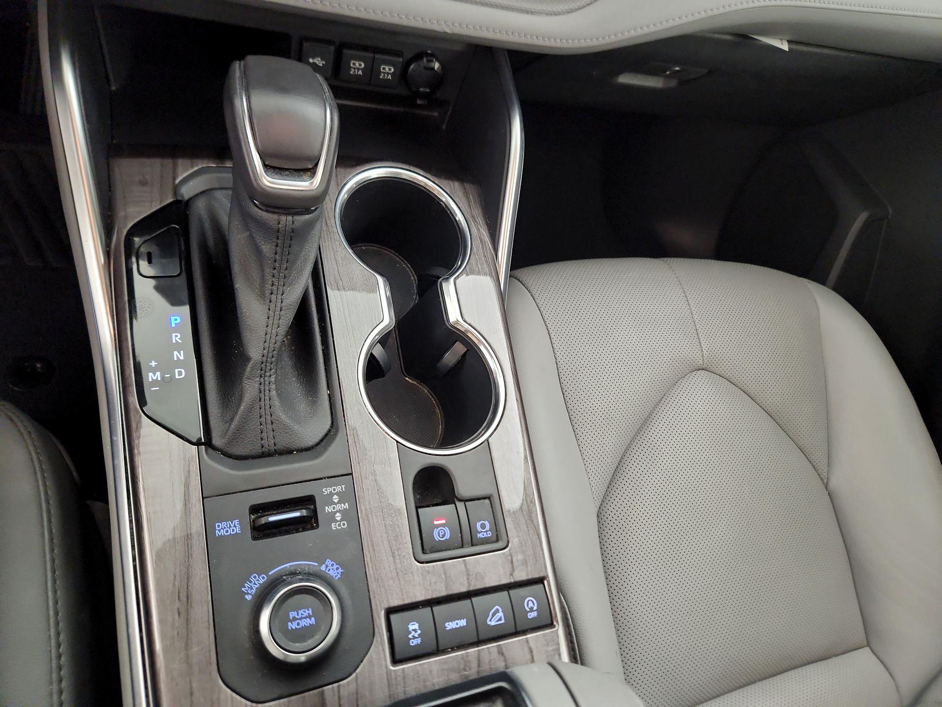 Thumbnail: 2021 Toyota Highlander - 18