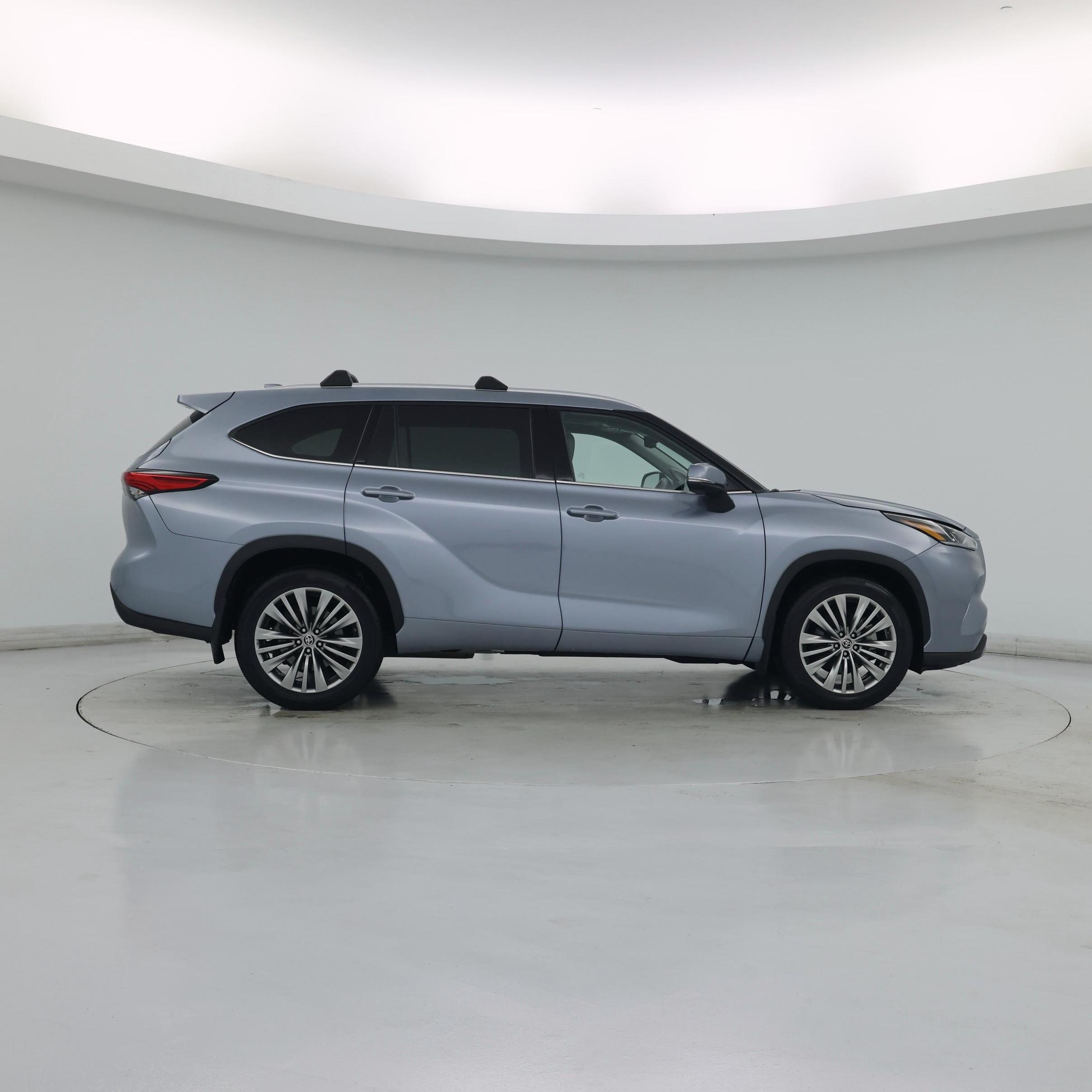 Thumbnail: 2021 Toyota Highlander - 7