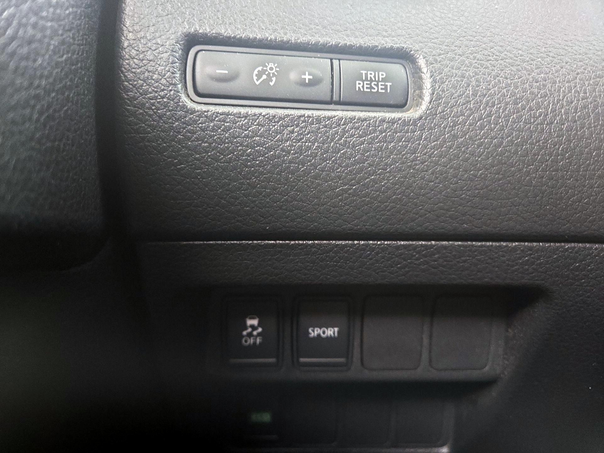 Thumbnail: 2015 Nissan Rogue - 13