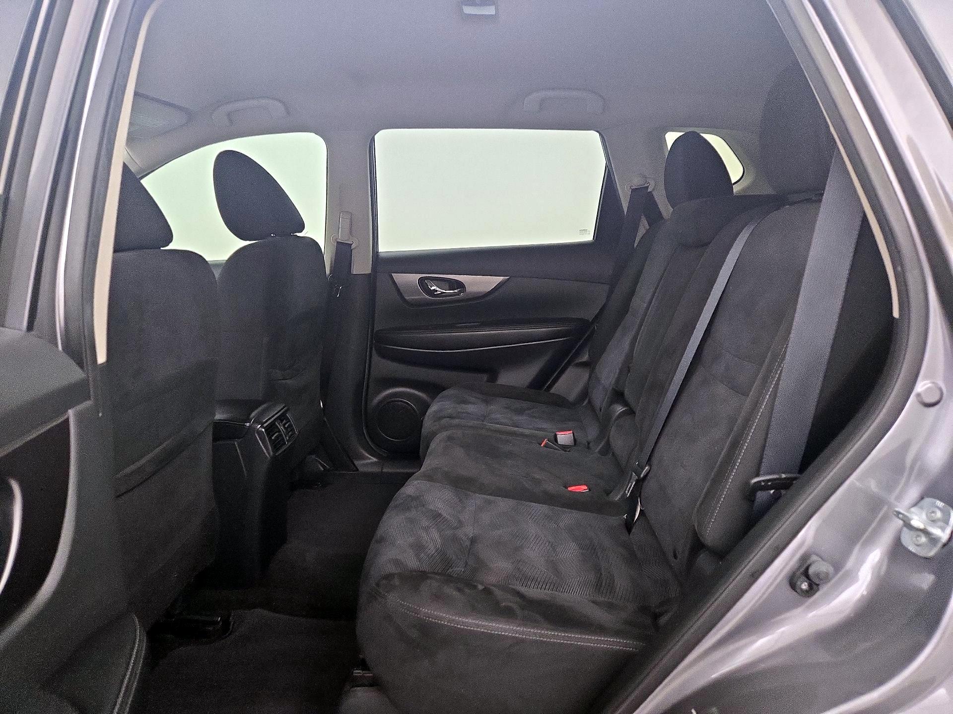 Thumbnail: 2015 Nissan Rogue - 19