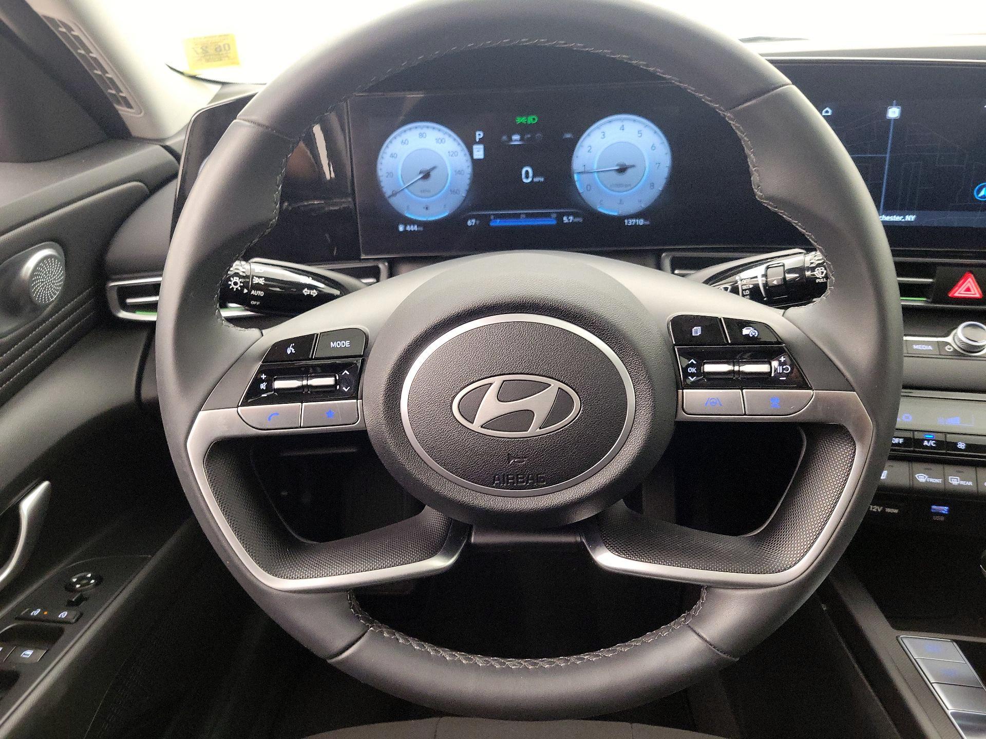 Thumbnail: 2024 Hyundai Elantra - 10
