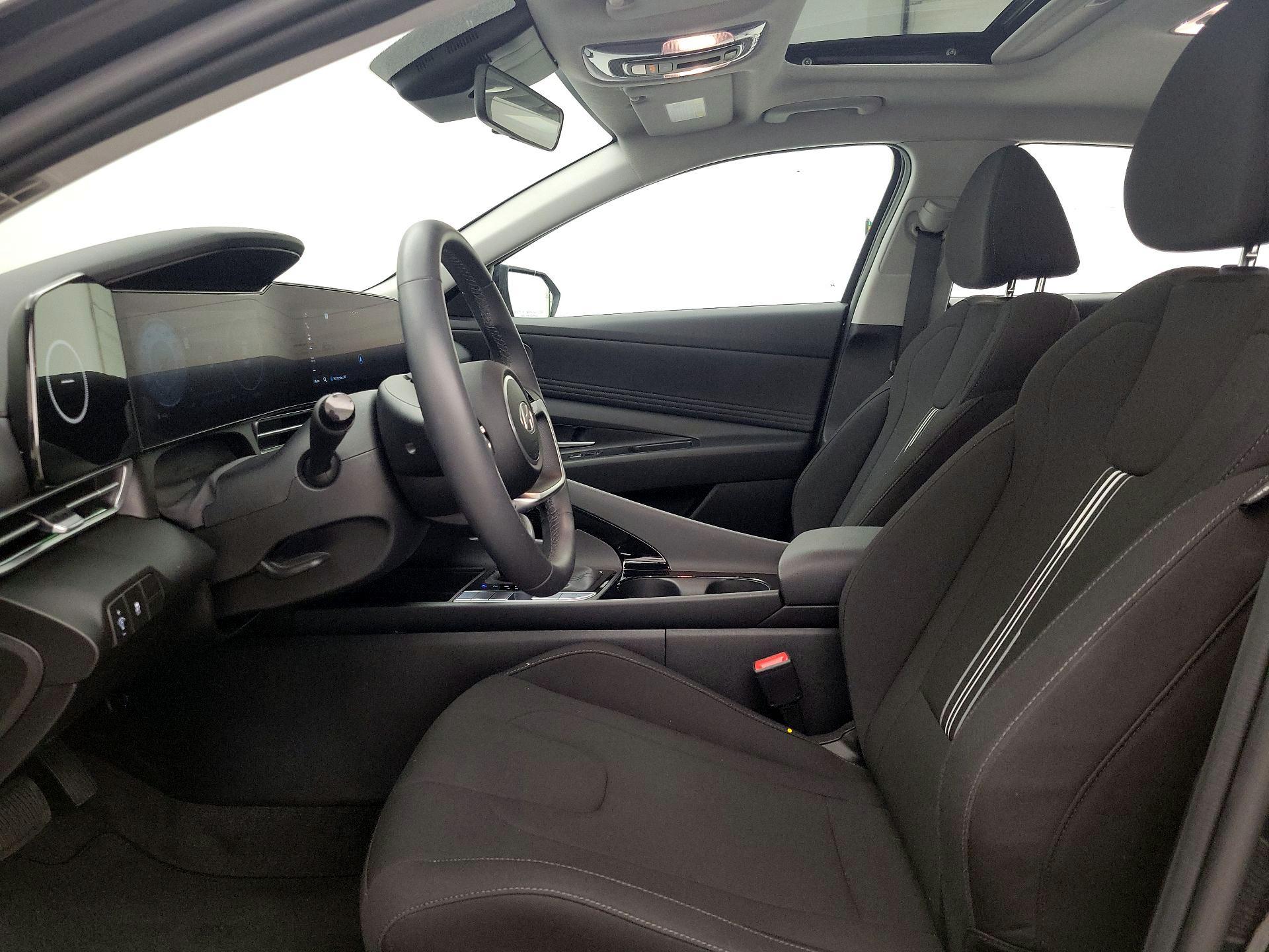 Thumbnail: 2024 Hyundai Elantra - 11
