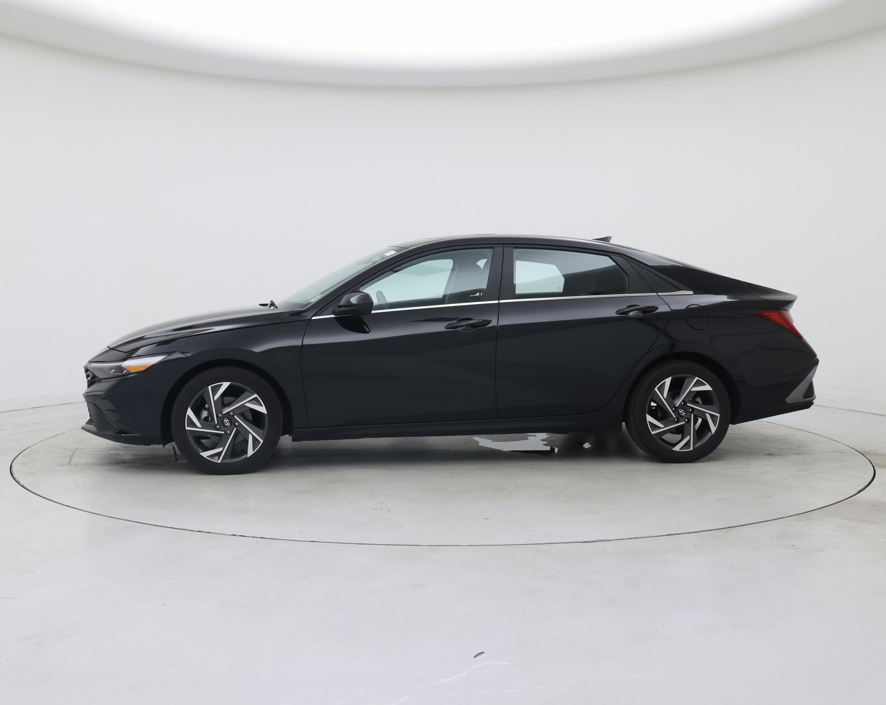 Thumbnail: 2024 Hyundai Elantra - 3