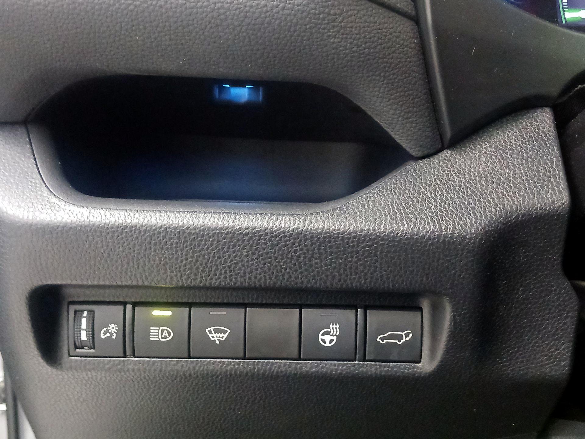 Thumbnail: 2021 Toyota RAV4 - 11