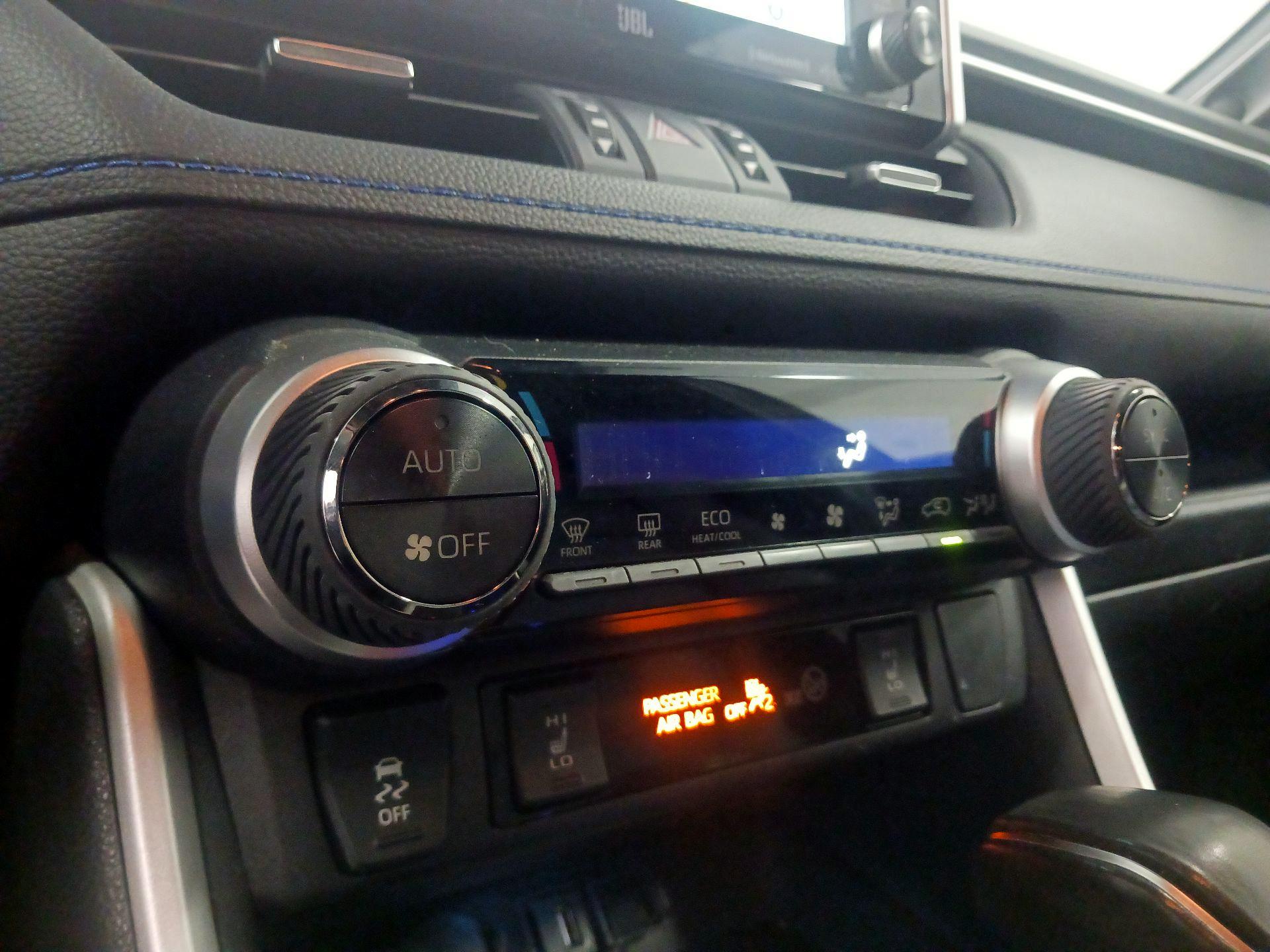 Thumbnail: 2021 Toyota RAV4 - 14