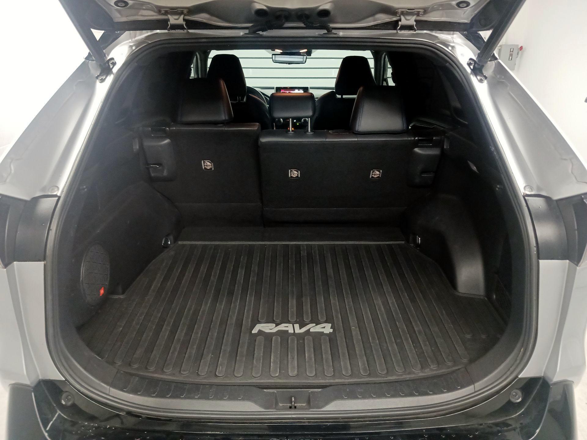 Thumbnail: 2021 Toyota RAV4 - 18