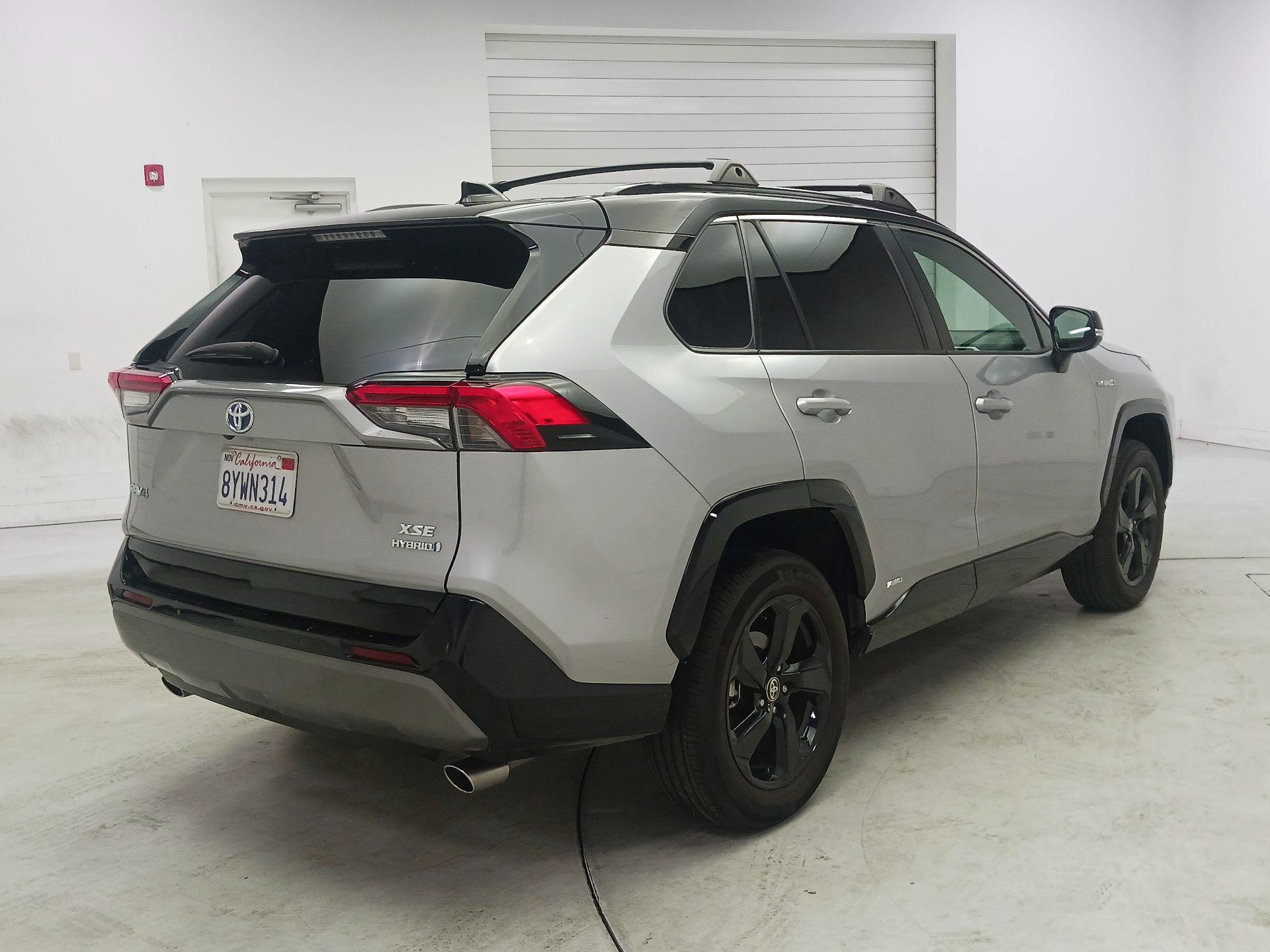 Thumbnail: 2021 Toyota RAV4 - 5