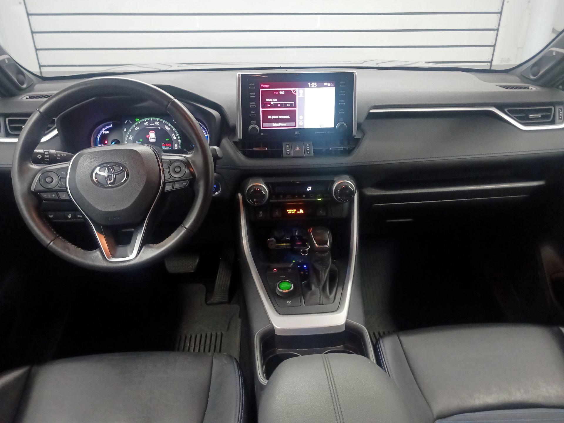 Thumbnail: 2021 Toyota RAV4 - 8