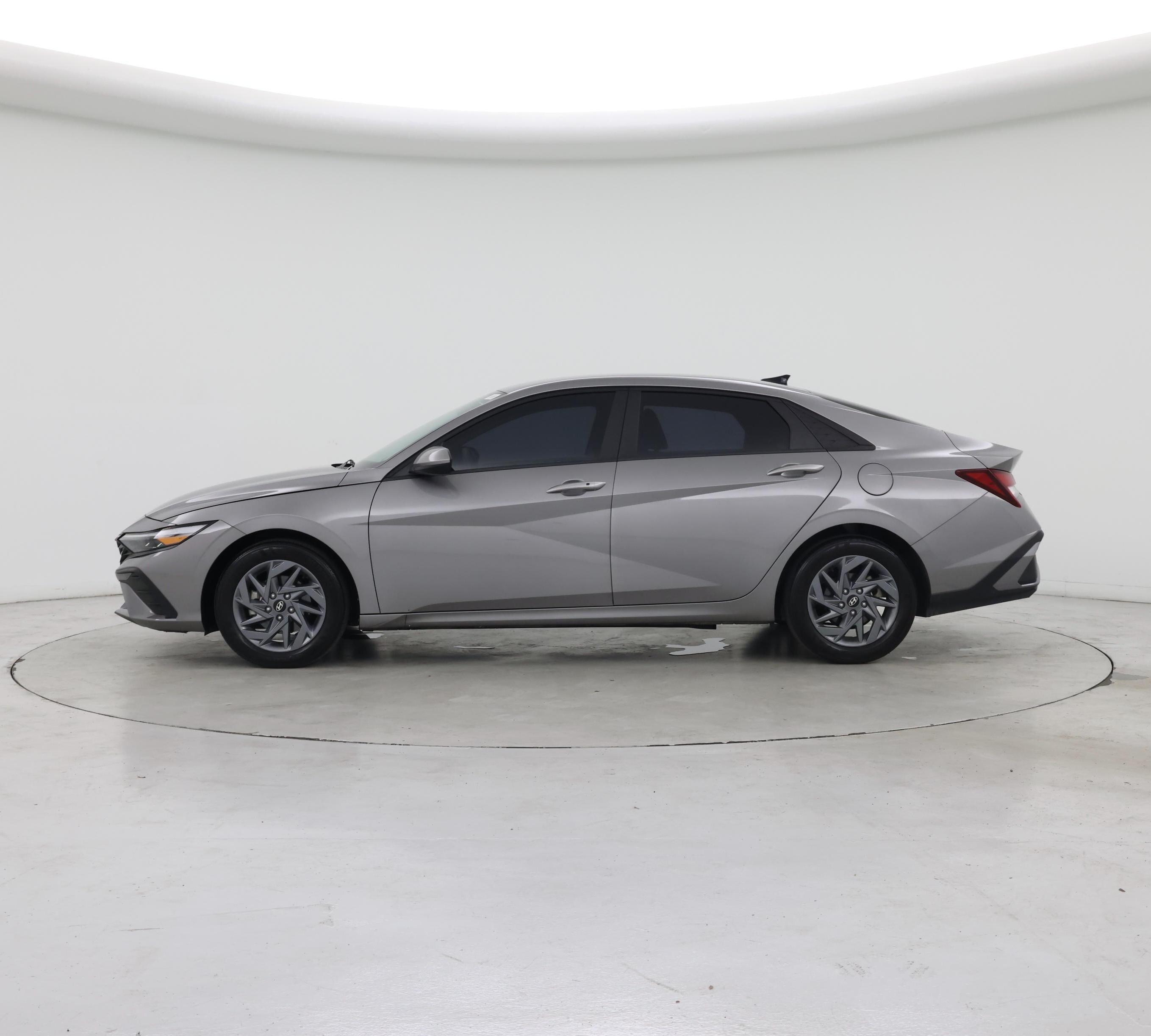 Thumbnail: 2024 Hyundai Elantra - 3
