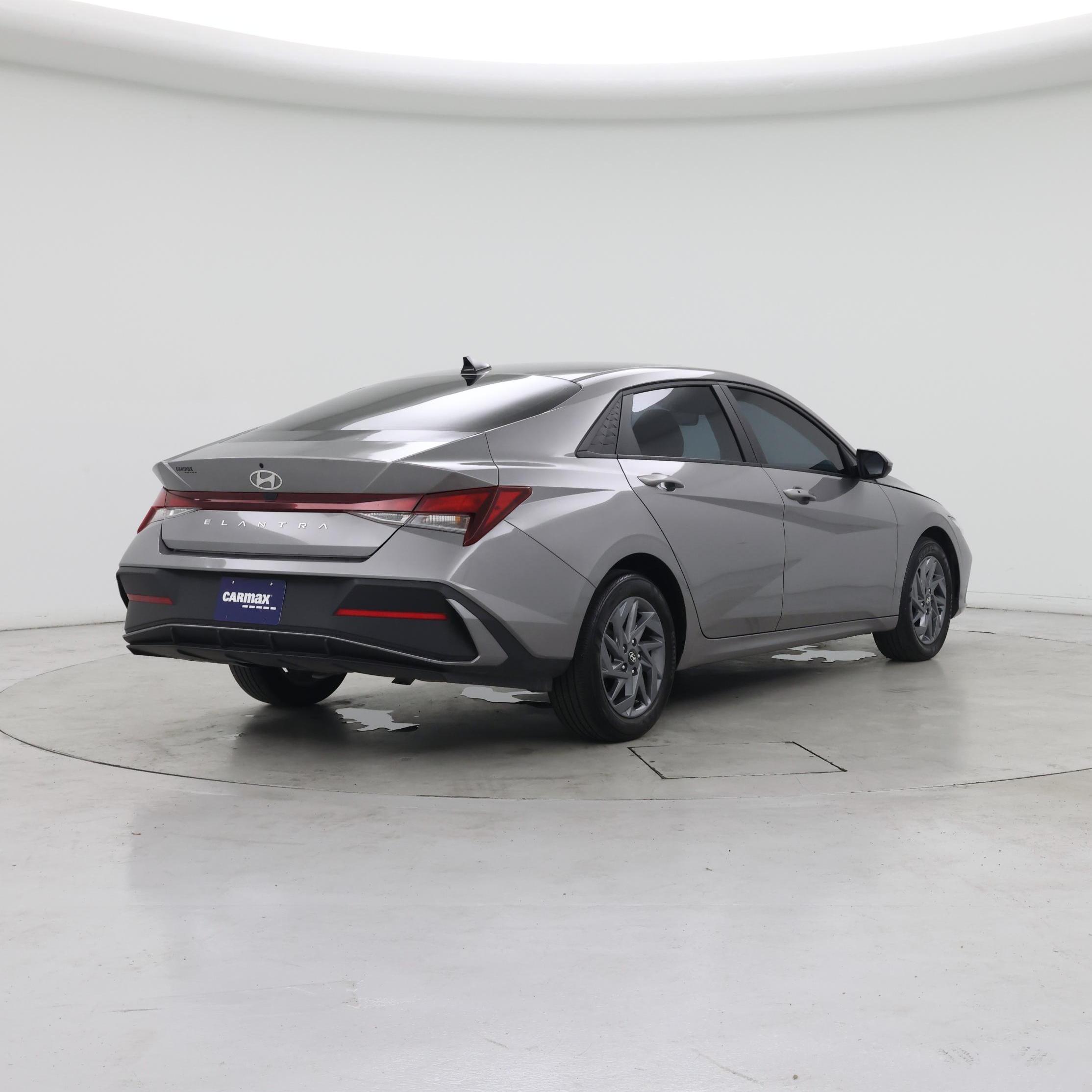 Thumbnail: 2024 Hyundai Elantra - 8