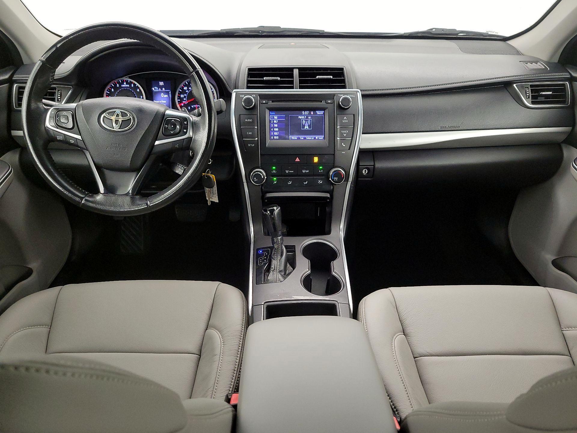 Thumbnail: 2017 Toyota Camry - 9
