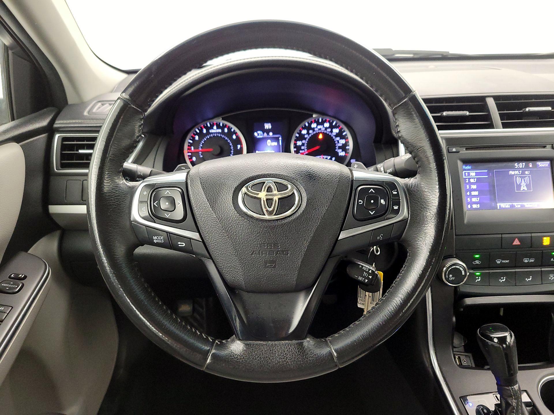 Thumbnail: 2017 Toyota Camry - 10
