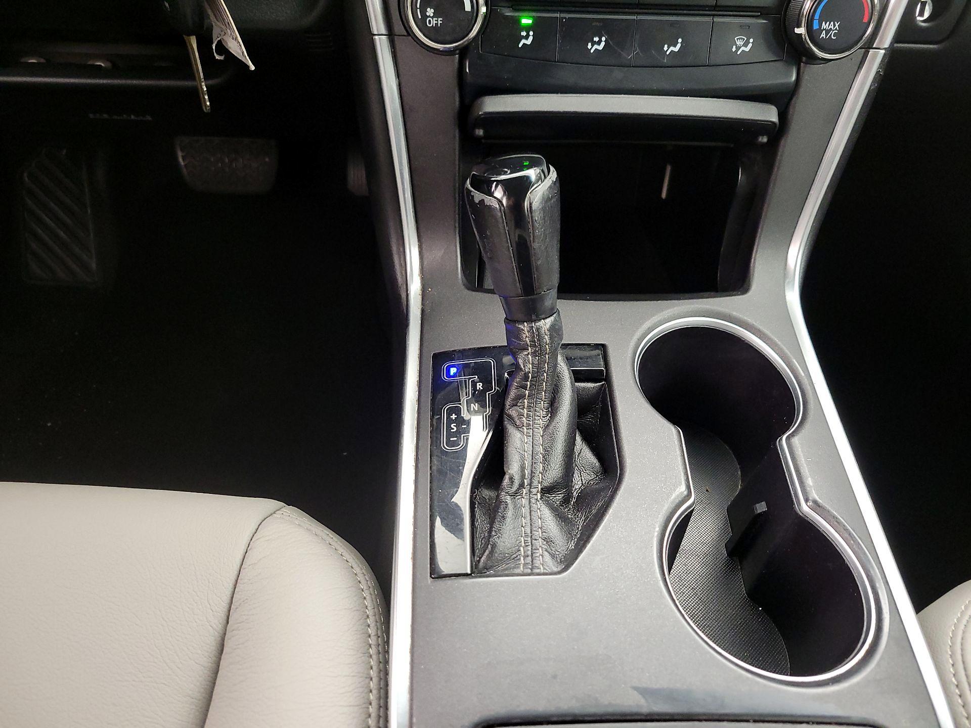 Thumbnail: 2017 Toyota Camry - 17