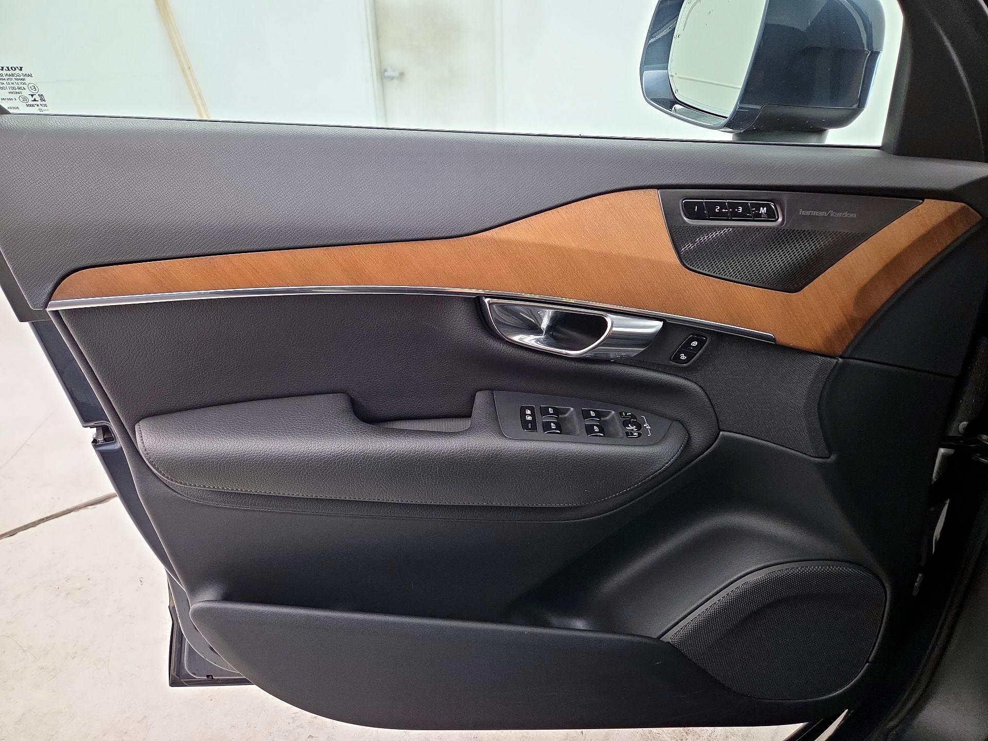 Thumbnail: 2022 Volvo XC90 - 12