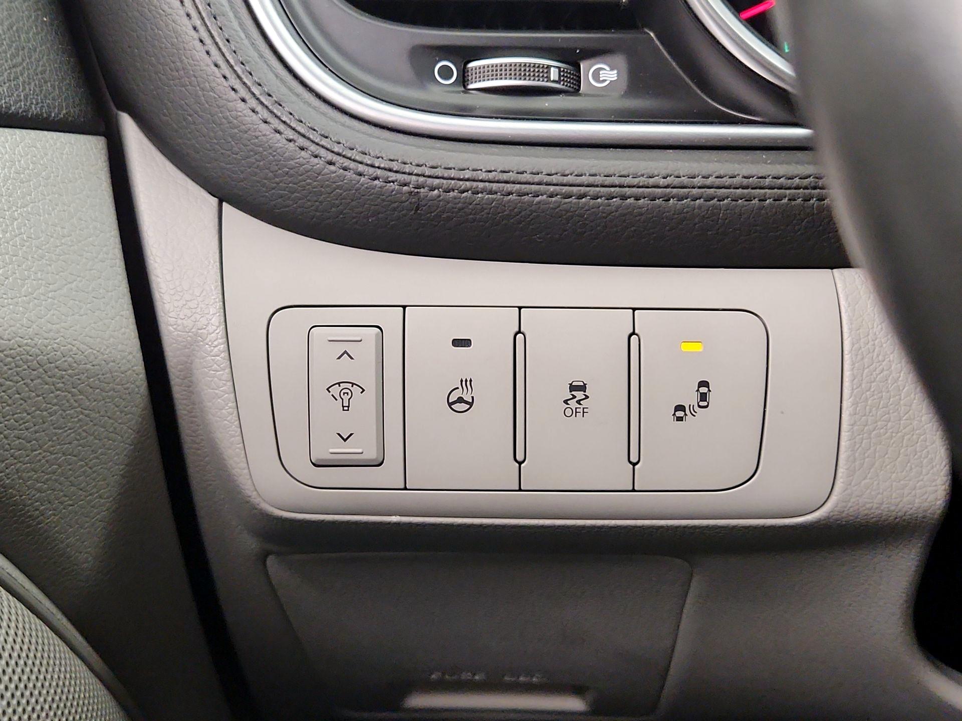 Thumbnail: 2015 Kia Optima - 13
