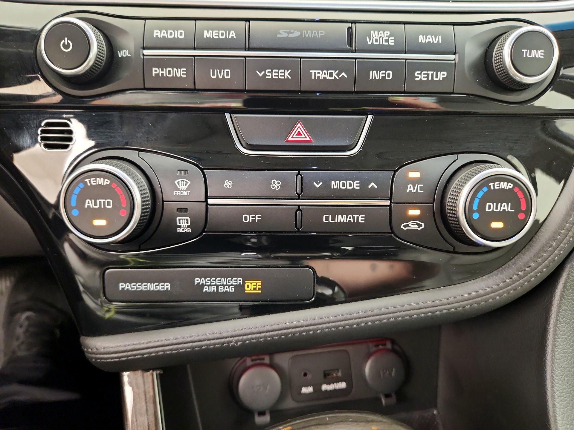 Thumbnail: 2015 Kia Optima - 17
