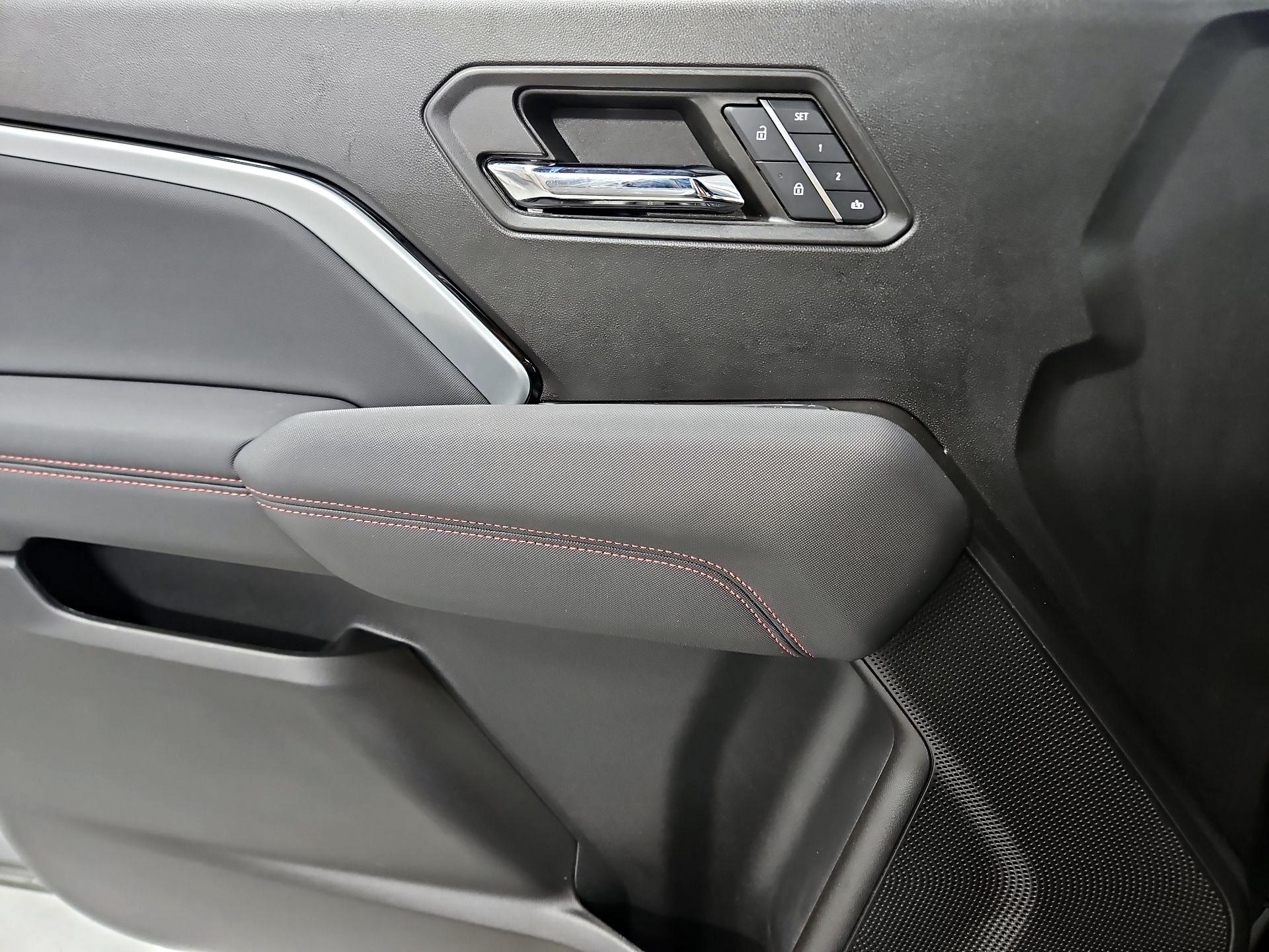 Thumbnail: 2024 Chevrolet Colorado - 12