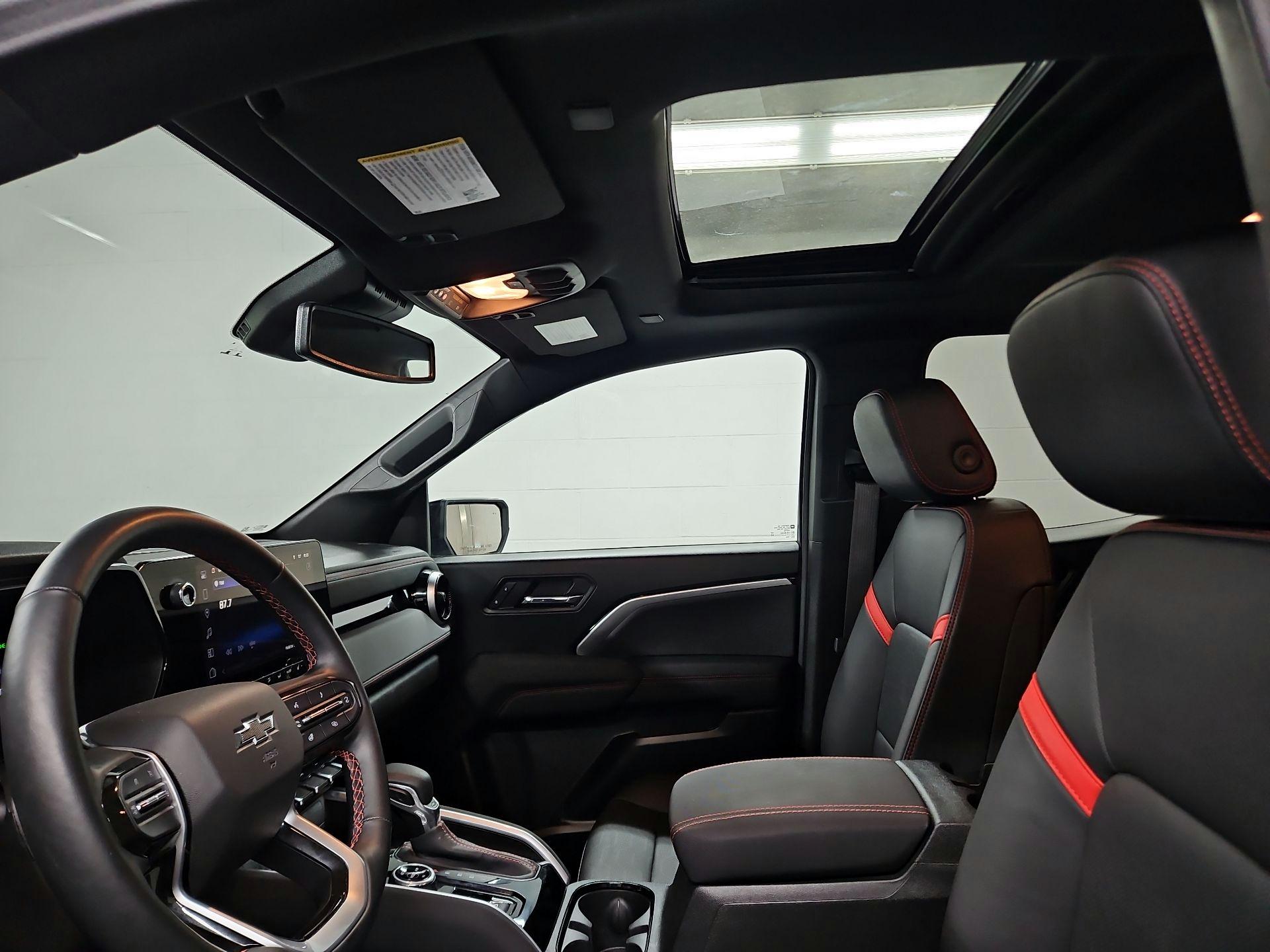 Thumbnail: 2024 Chevrolet Colorado - 19