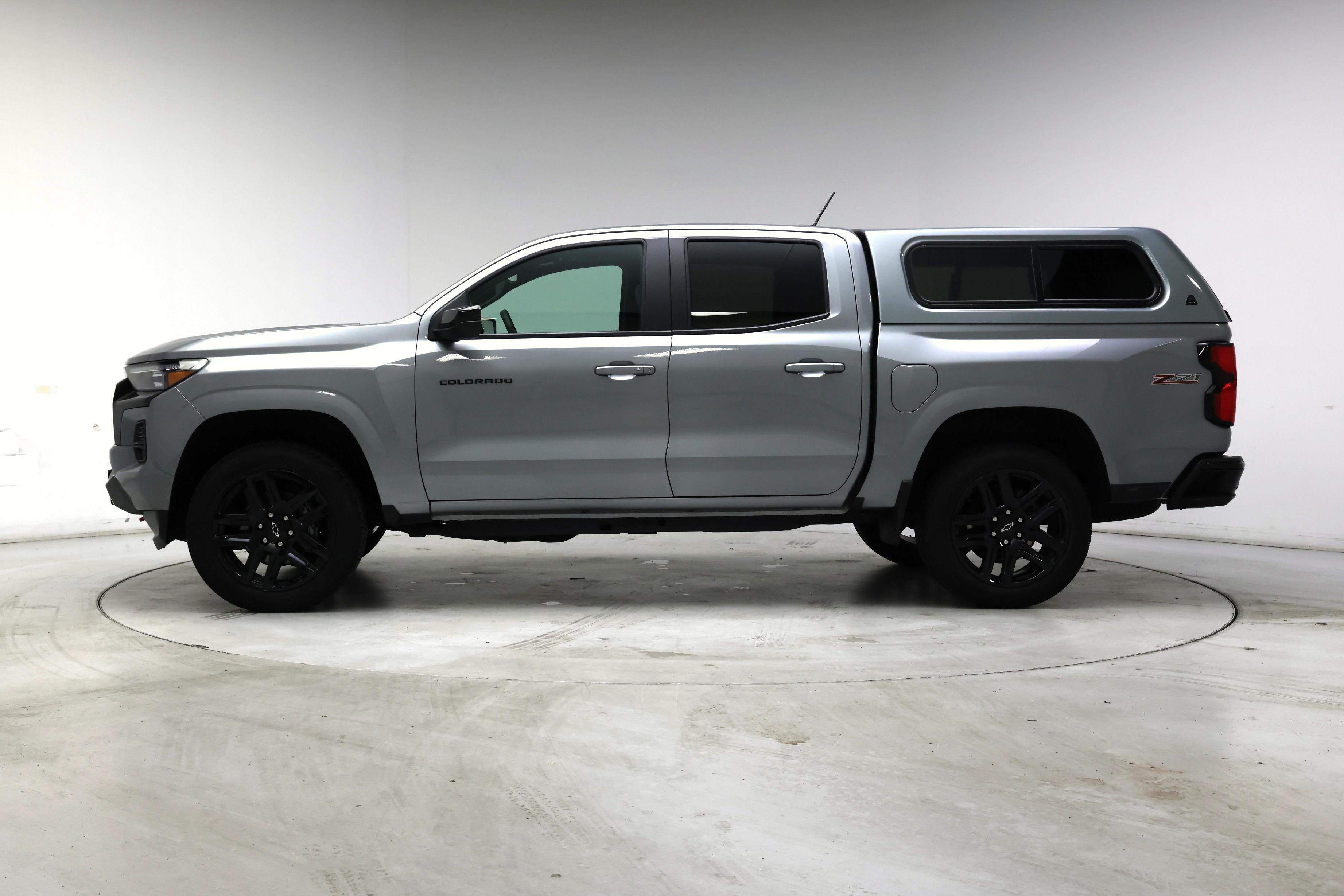 Thumbnail: 2024 Chevrolet Colorado - 3