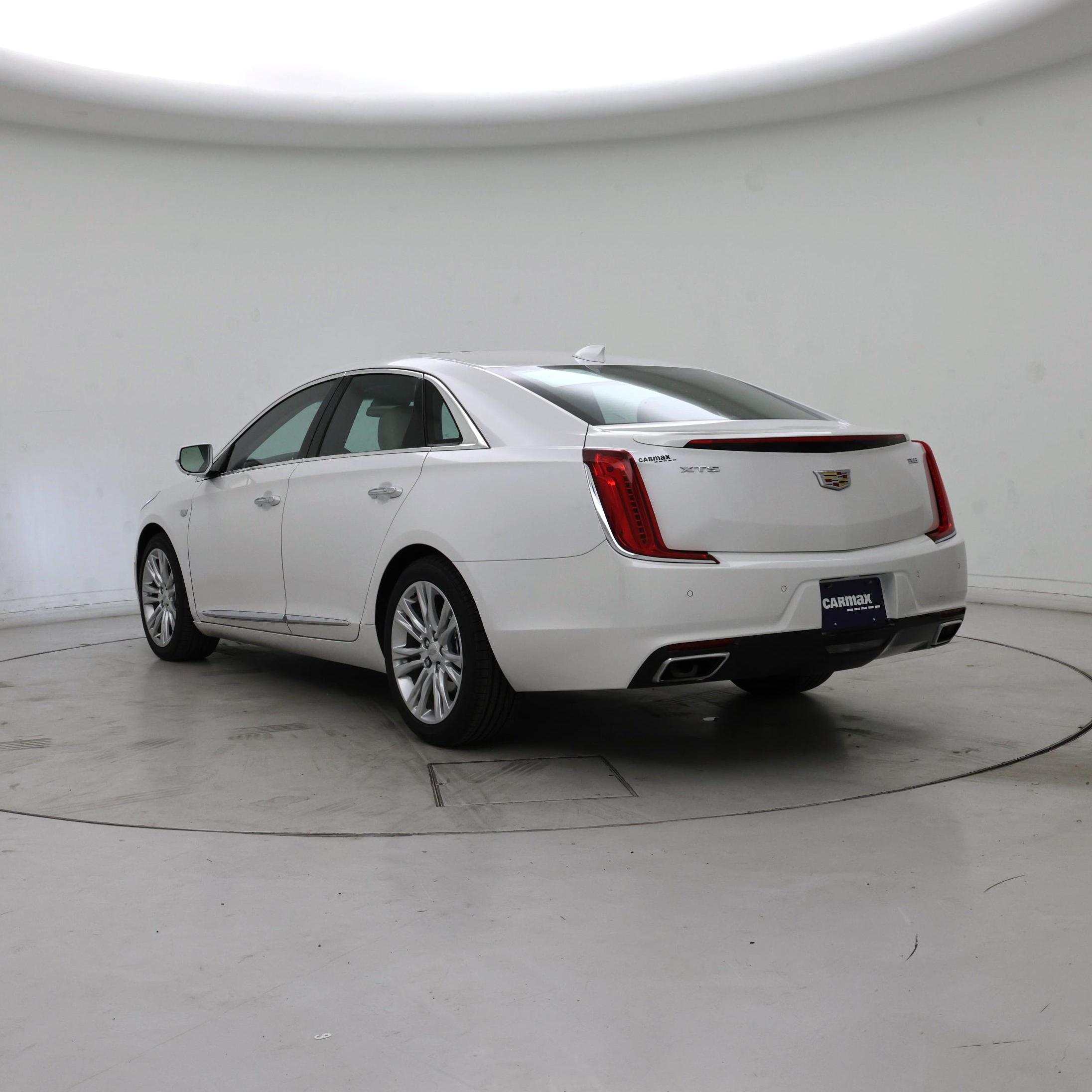 Thumbnail: 2018 Cadillac XTS - 2
