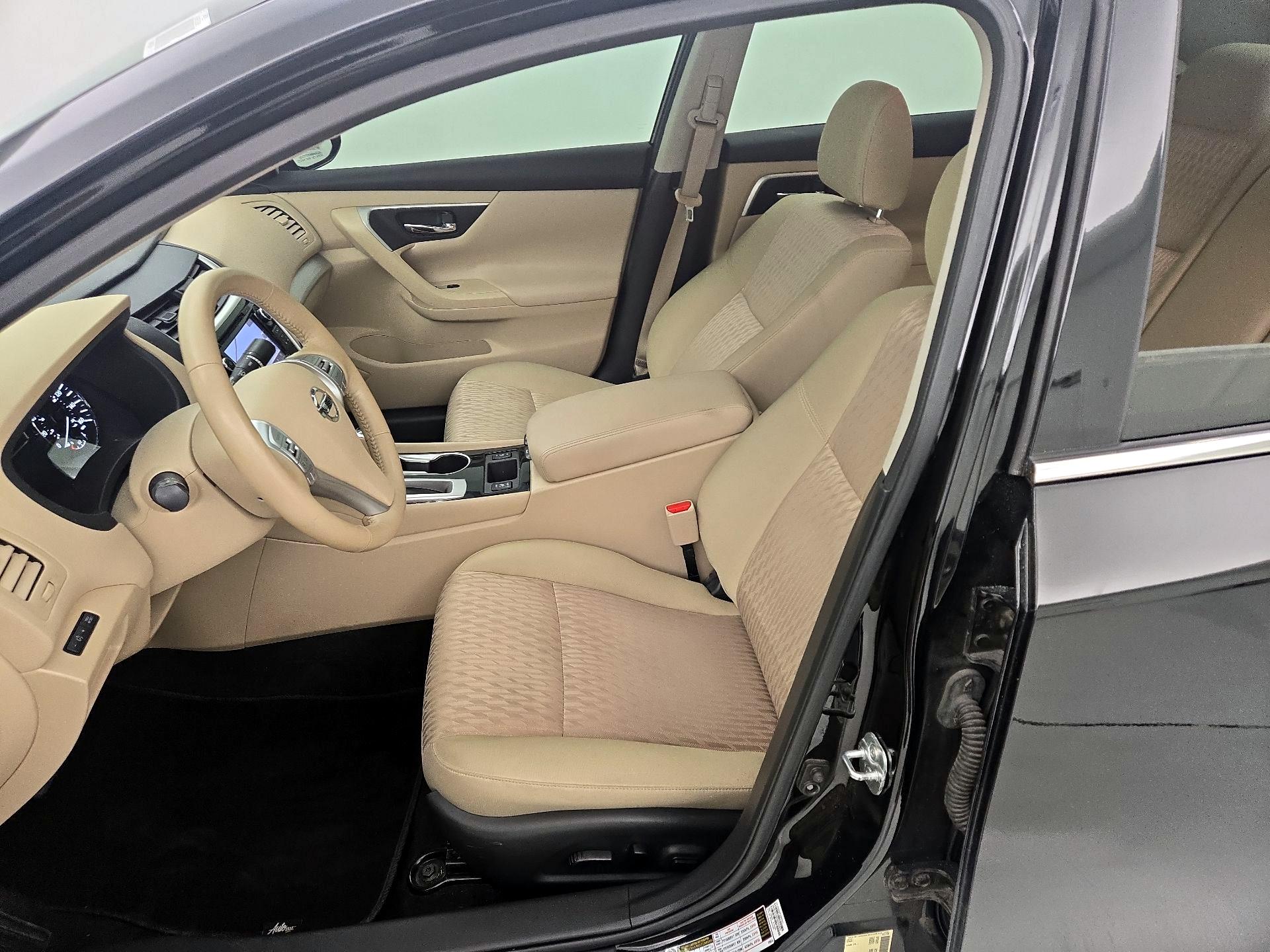 Thumbnail: 2018 Nissan Altima - 11