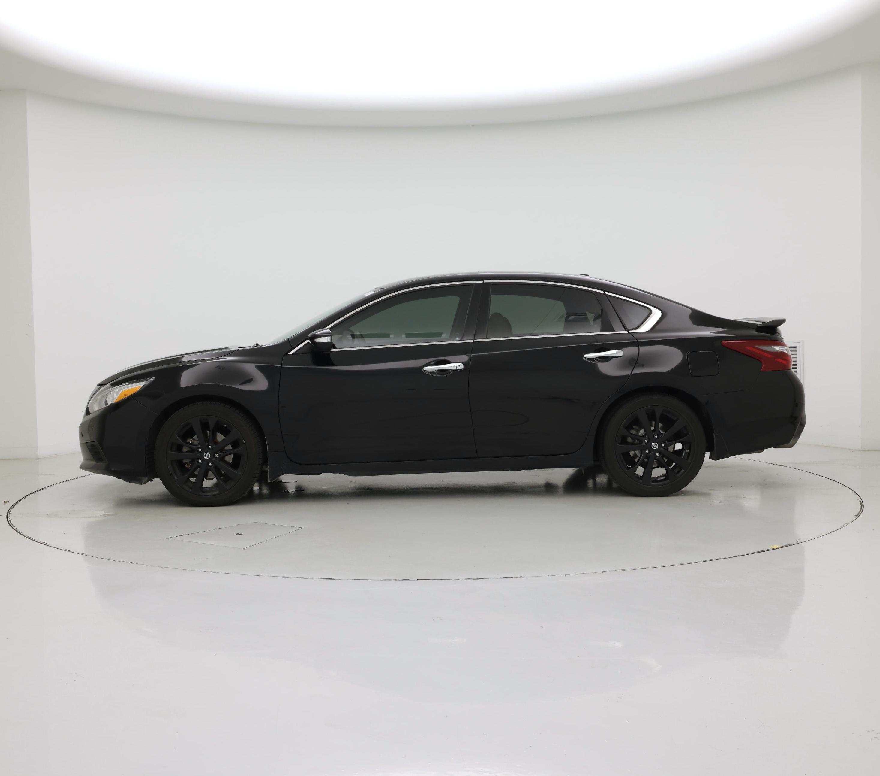 Thumbnail: 2018 Nissan Altima - 3