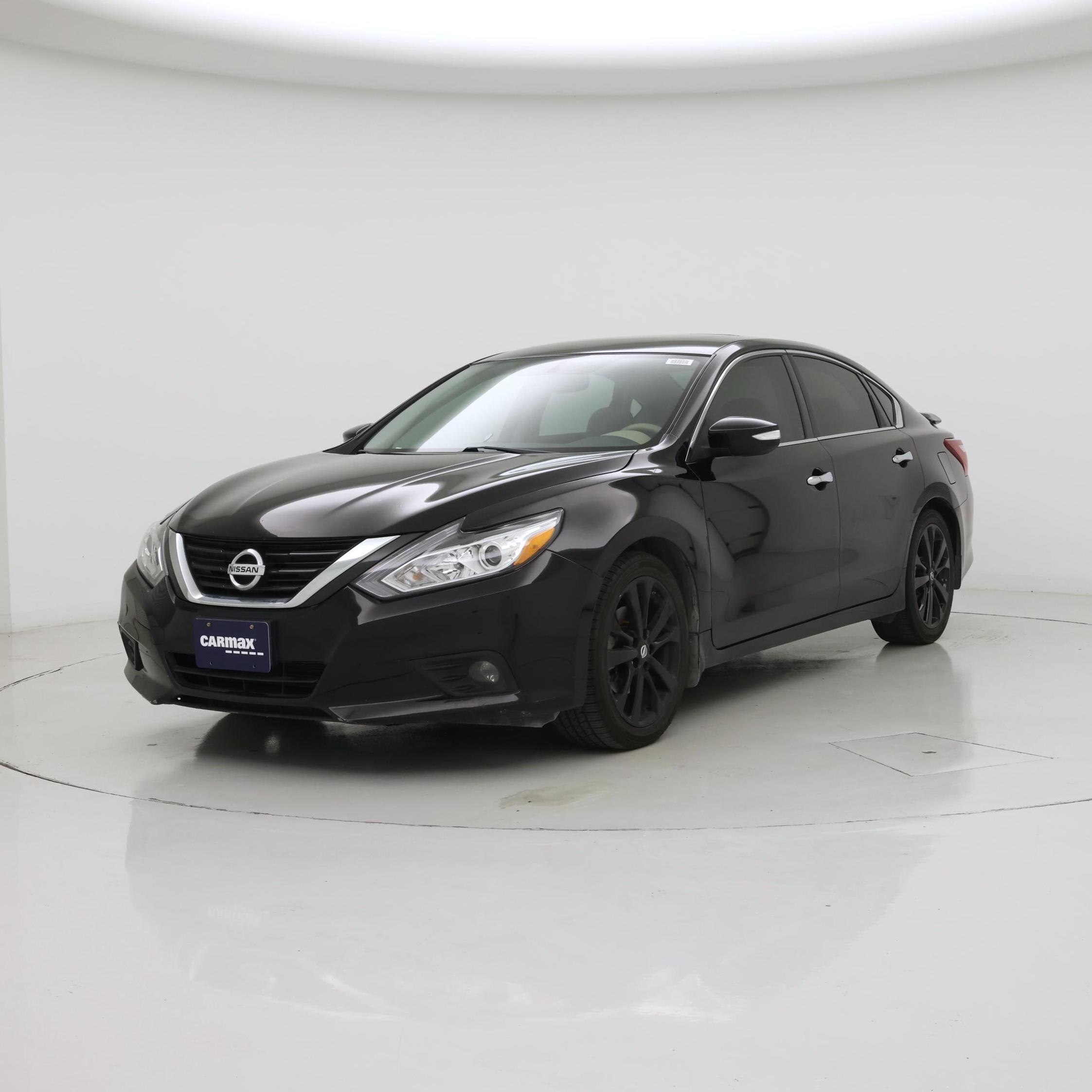Thumbnail: 2018 Nissan Altima - 4