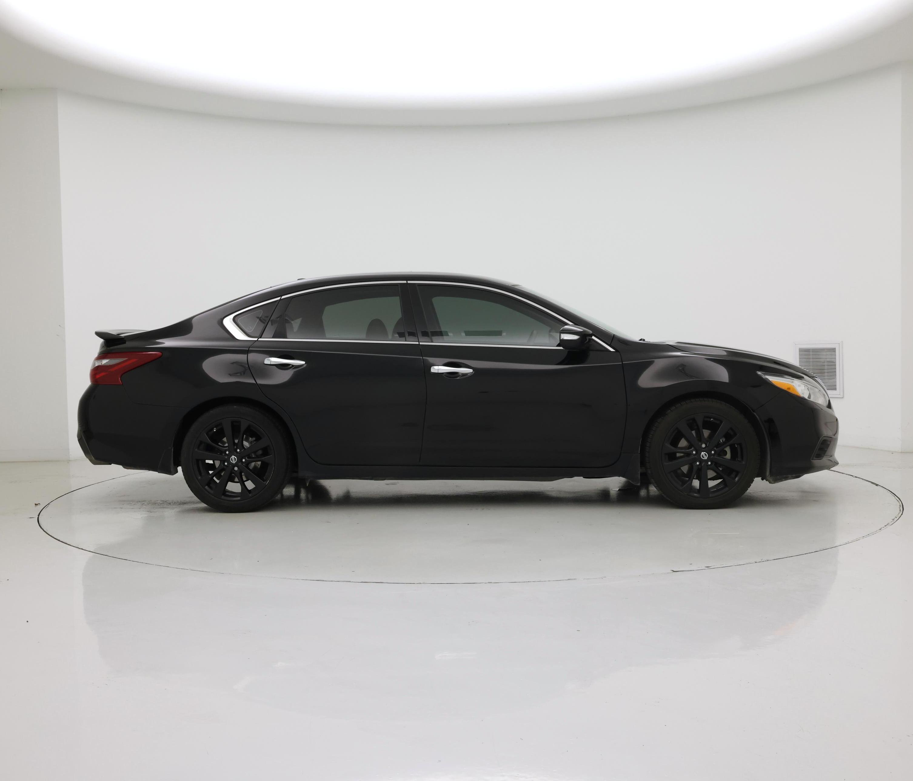 Thumbnail: 2018 Nissan Altima - 7