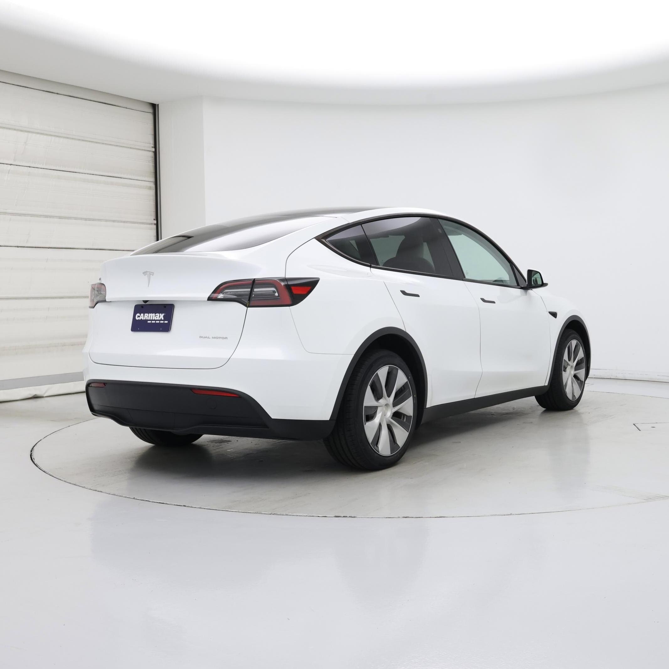 Thumbnail: 2023 Tesla Model Y - 8