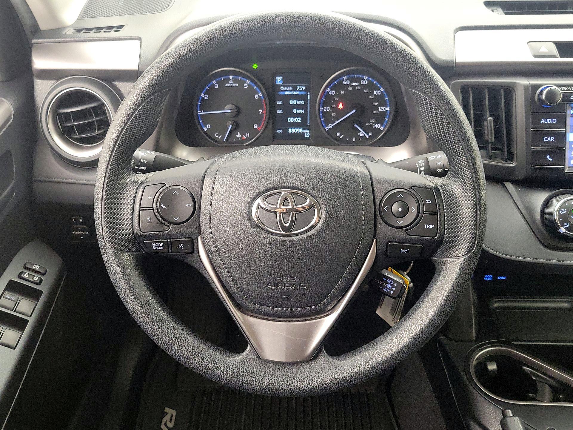 Thumbnail: 2017 Toyota RAV4 - 10