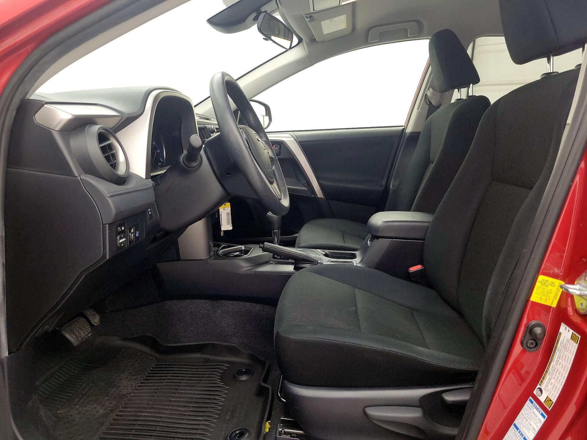 Thumbnail: 2017 Toyota RAV4 - 11