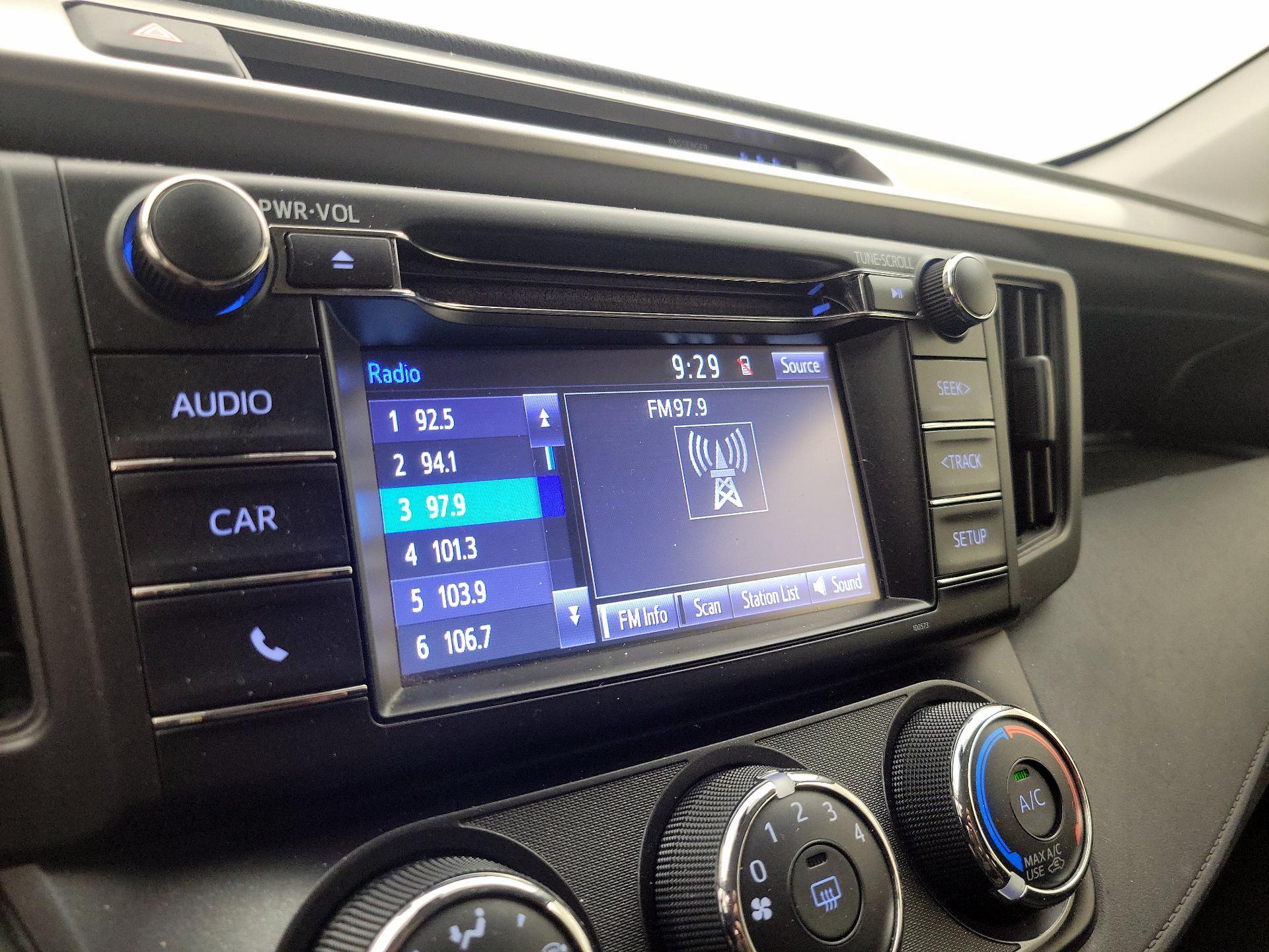 Thumbnail: 2017 Toyota RAV4 - 15