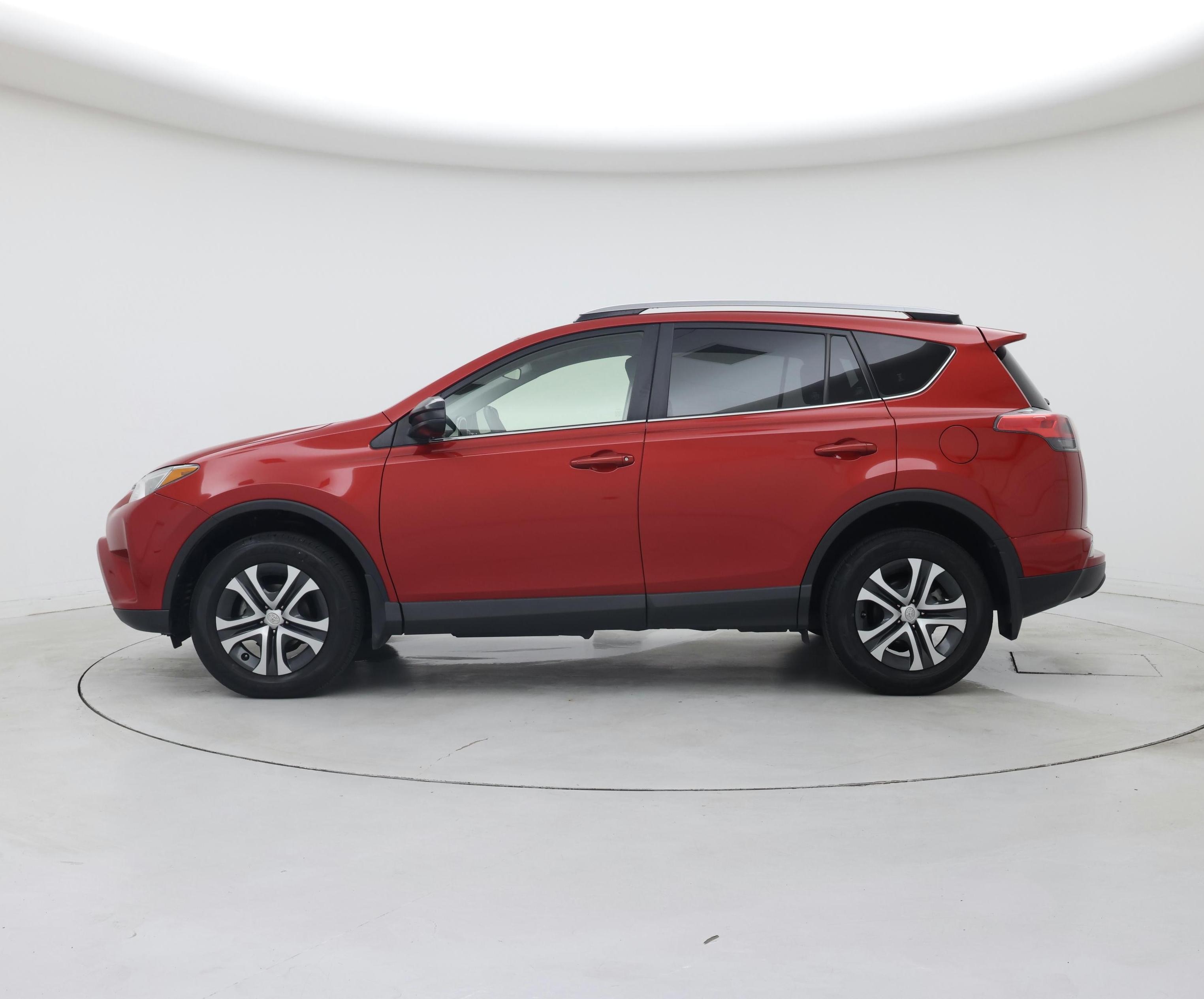 Thumbnail: 2017 Toyota RAV4 - 3