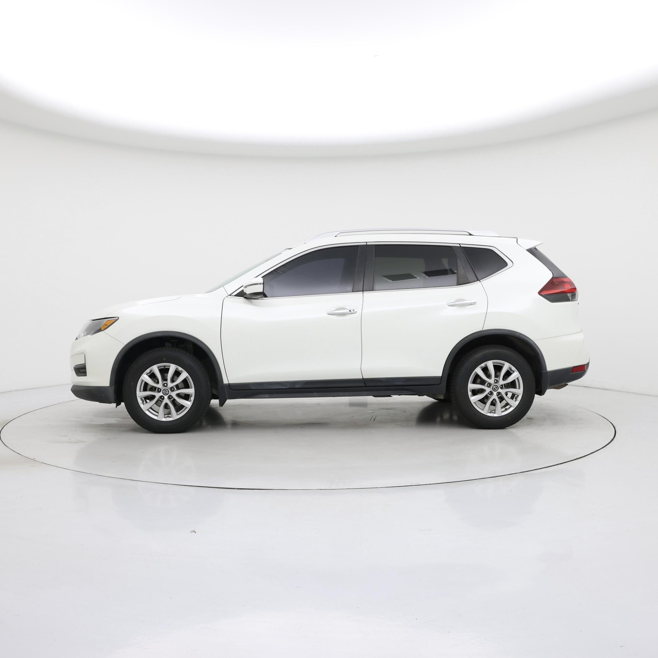 Thumbnail: 2018 Nissan Rogue - 3
