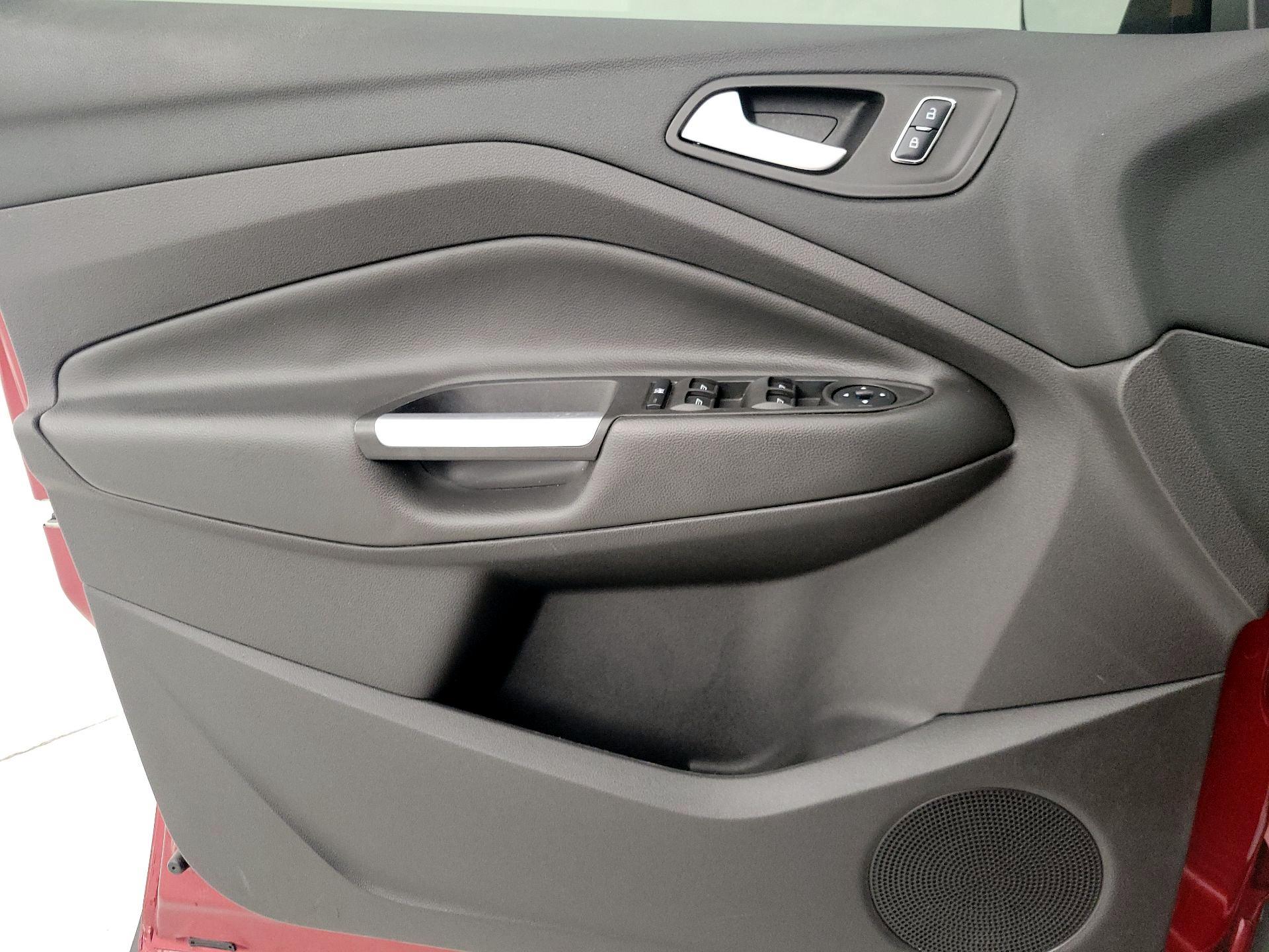 Thumbnail: 2016 Ford Escape - 12