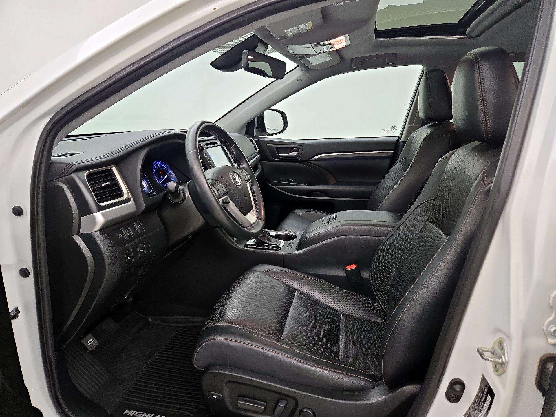 Thumbnail: 2019 Toyota Highlander - 11