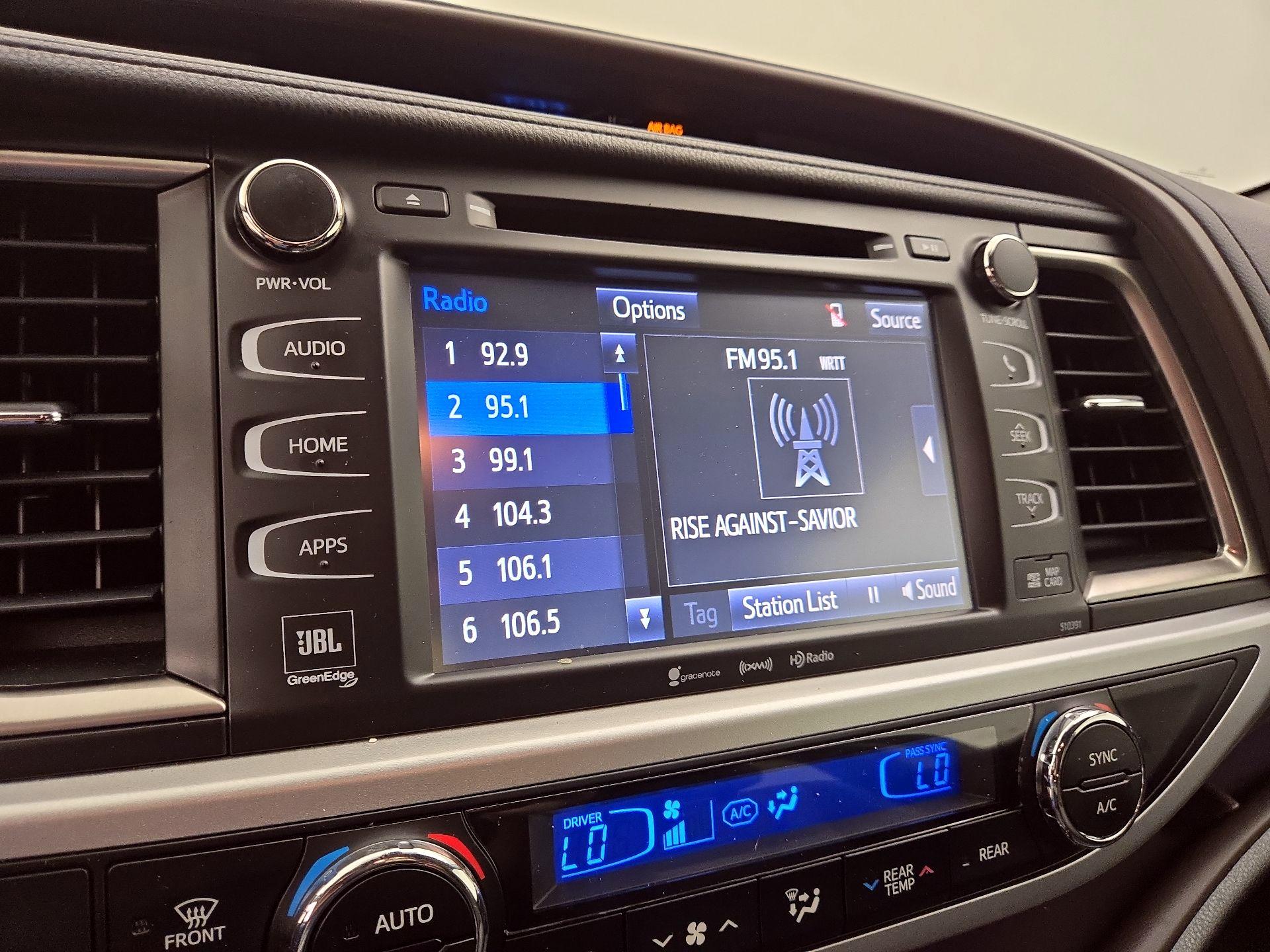 Thumbnail: 2019 Toyota Highlander - 15