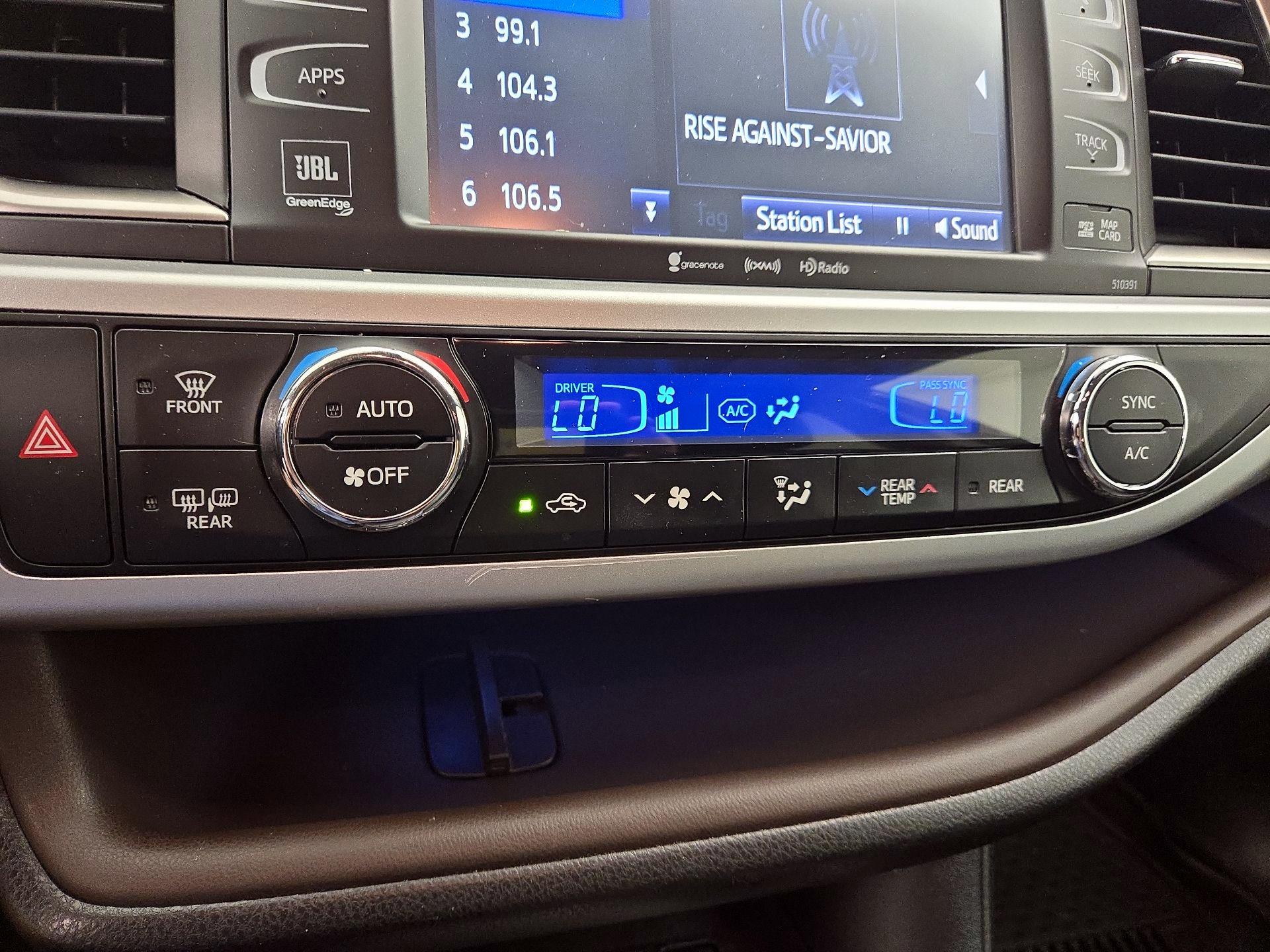 Thumbnail: 2019 Toyota Highlander - 16
