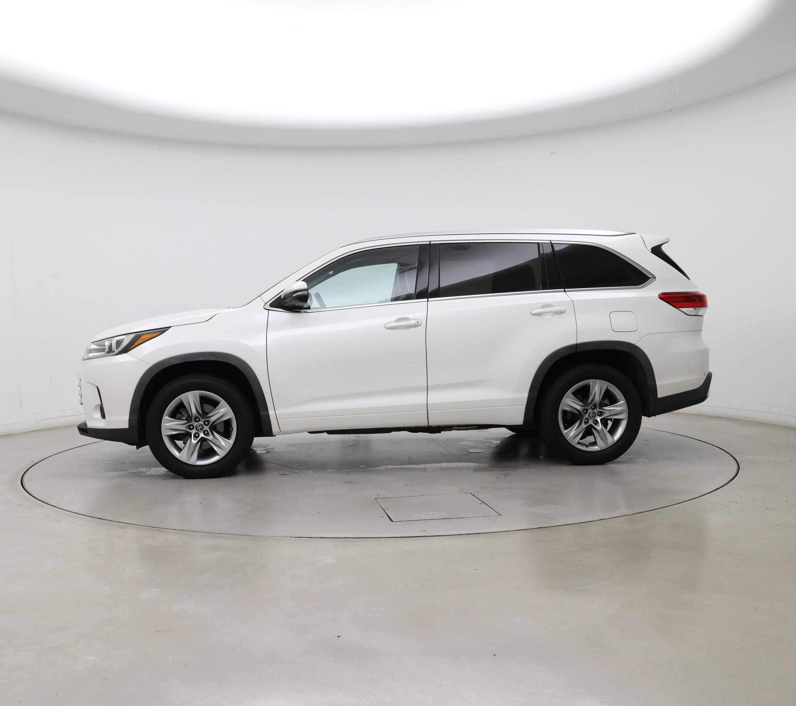 Thumbnail: 2019 Toyota Highlander - 3